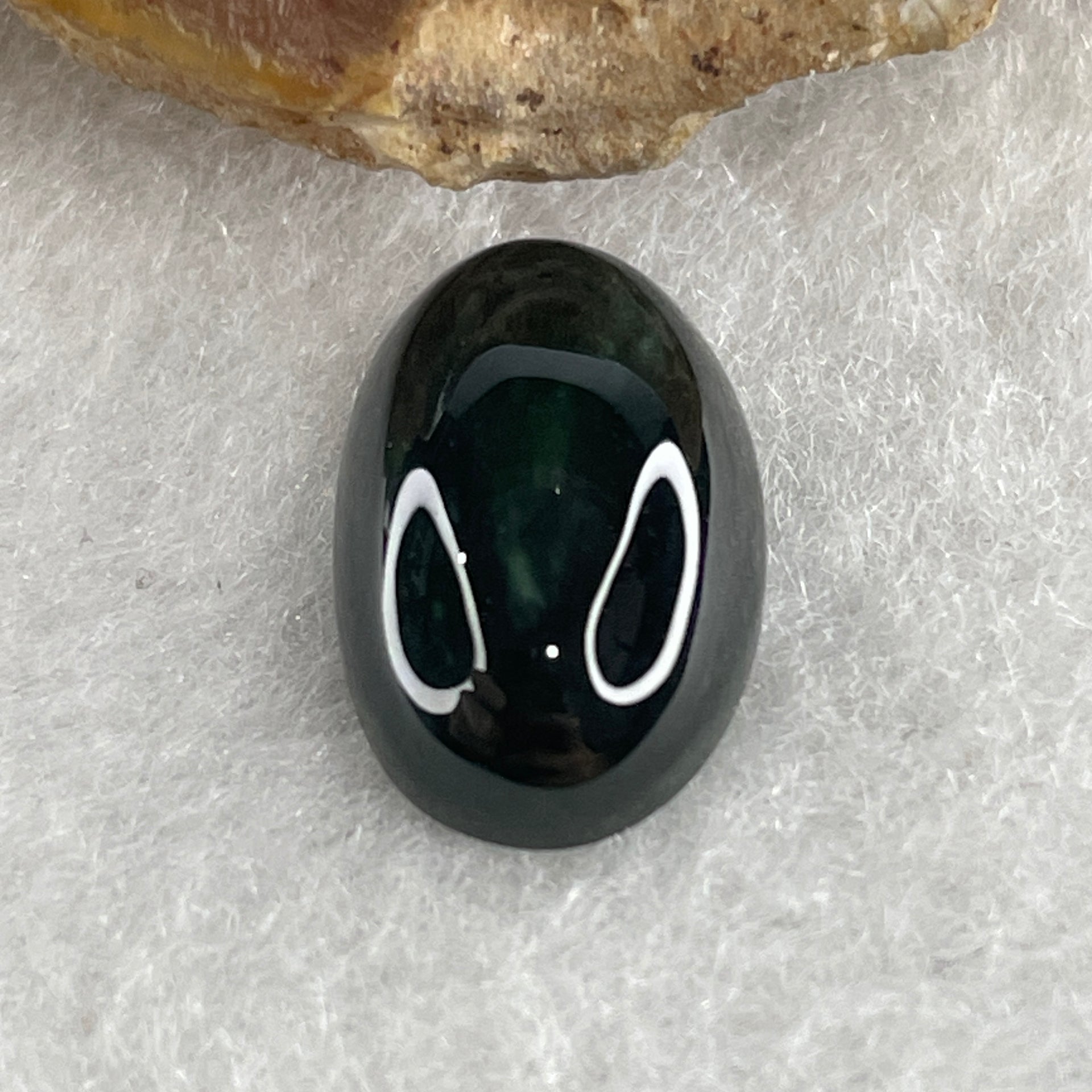 Type A Translucent Black Omphacite Jadeite Round Cabouchon Stone For Setting 1.54g 15.5 by 9.8 by 5.0mm - Huangs Jadeite and Jewelry Pte Ltd