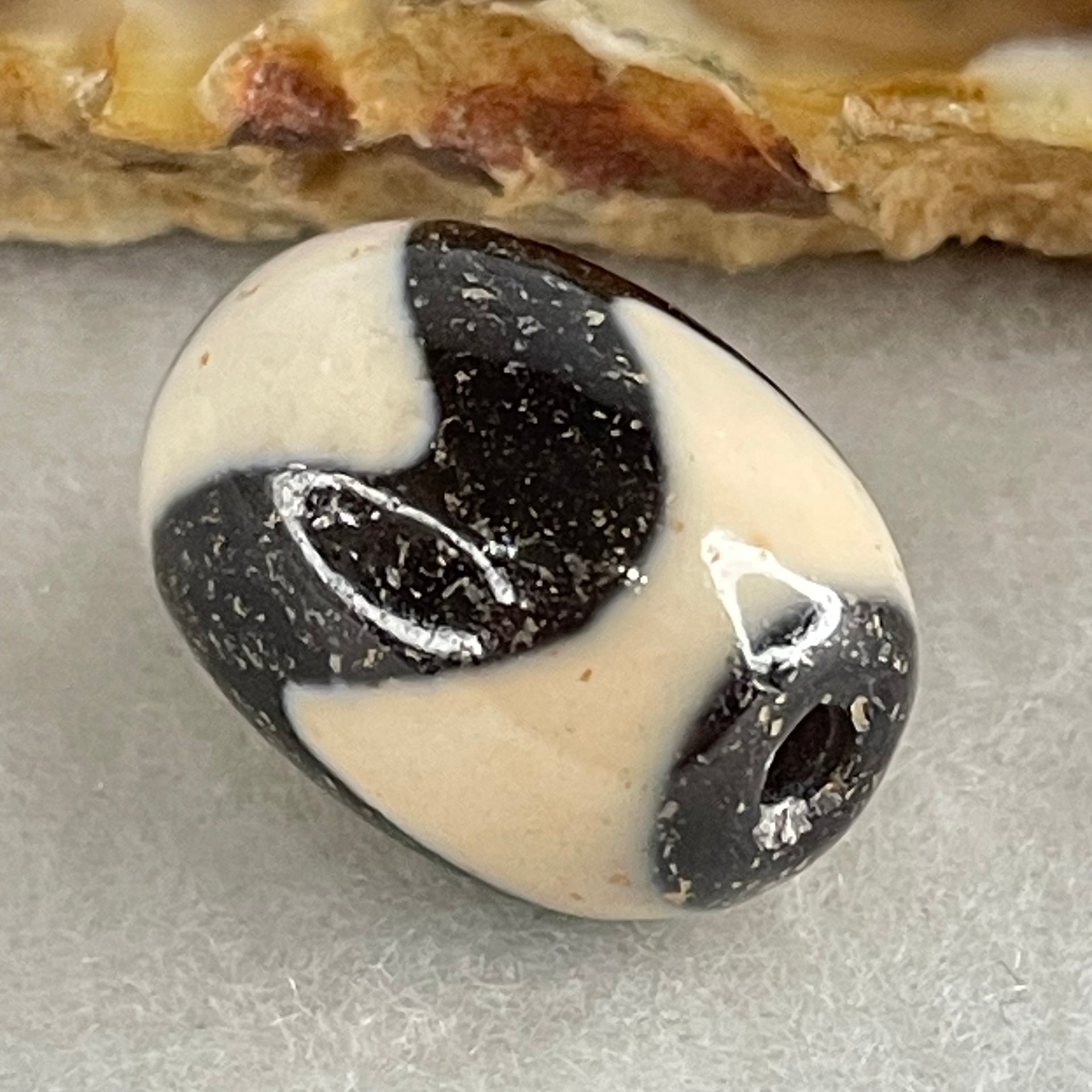 Natural Powerful Tibetan Old Oily Agate Tiger Tooth Daluo Dzi Bead Heavenly Master (Tian Zhu) 虎呀天诛 4.05g 17.3 by 12.7mm - Huangs Jadeite and Jewelry Pte Ltd