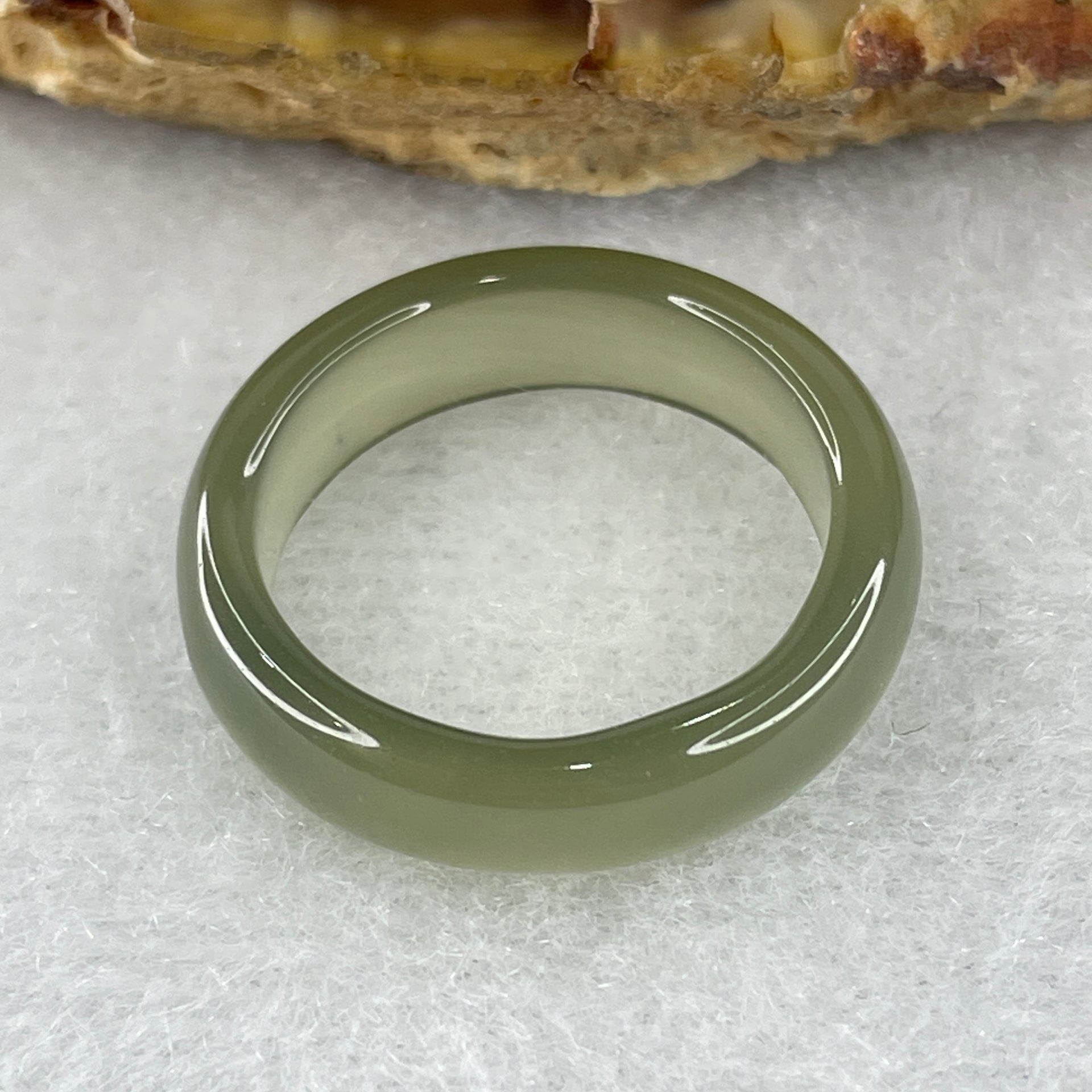 Natural Green Agate Ring 2.23g 5.7 by 2.8mm US 7.4 HK 16.5 - Huangs Jadeite and Jewelry Pte Ltd
