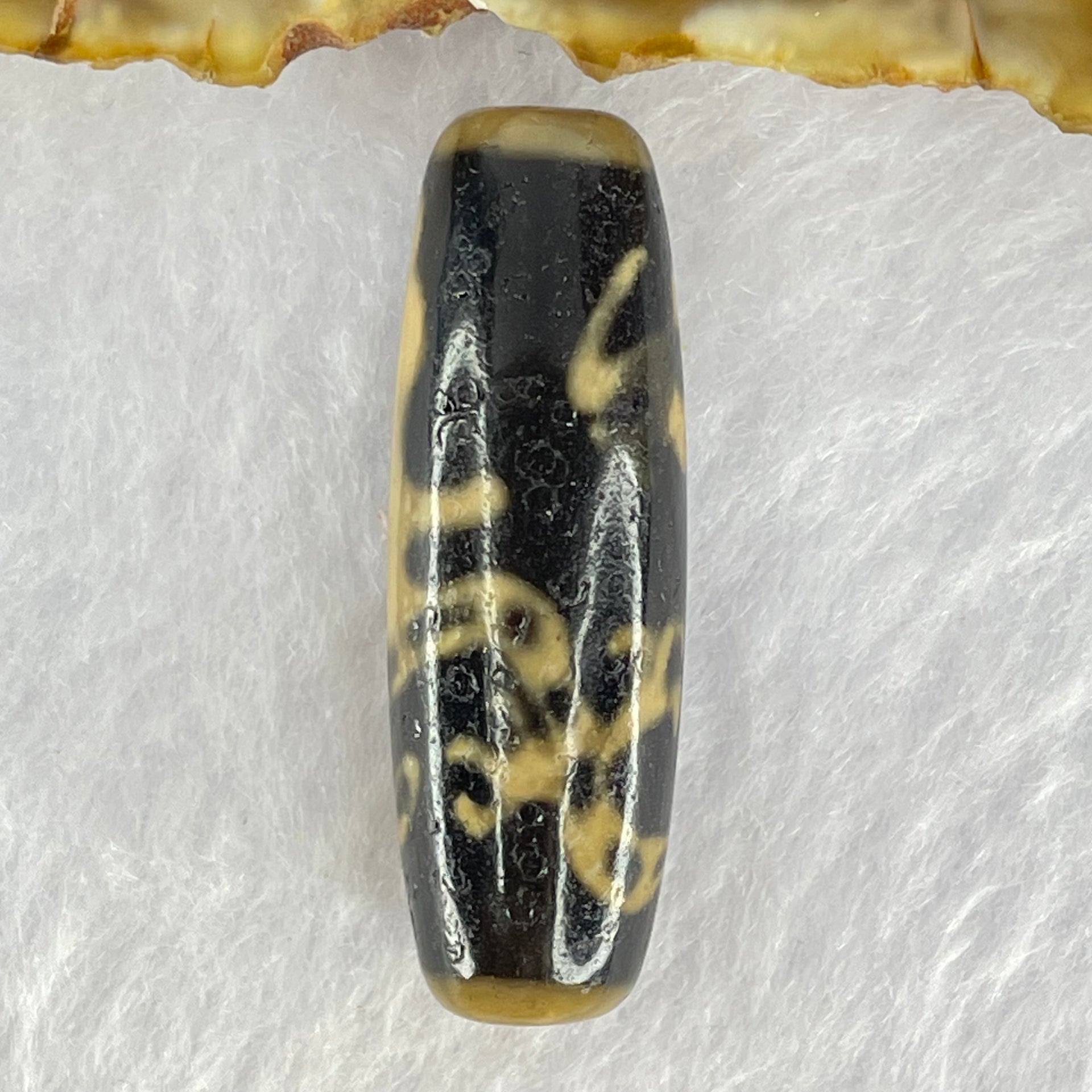 Natural Powerful Tibetan Old Oily Agate Guan Yin on Dragon Dzi Bead Heavenly Master (Tian Zhu) 观音龙天珠 8.66g 36.9 by 12.2mm - Huangs Jadeite and Jewelry Pte Ltd