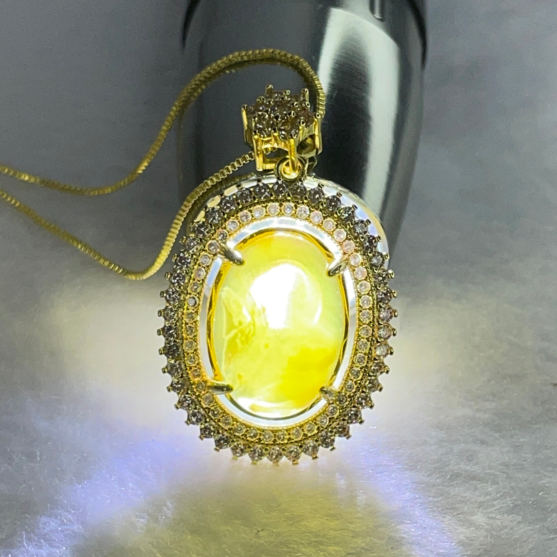 Natural Yellow with Butterscotch Amber with Crystals in Gold Color Necklace 7.28g 17.0 by 12.4 by 7.0mm - Huangs Jadeite and Jewelry Pte Ltd