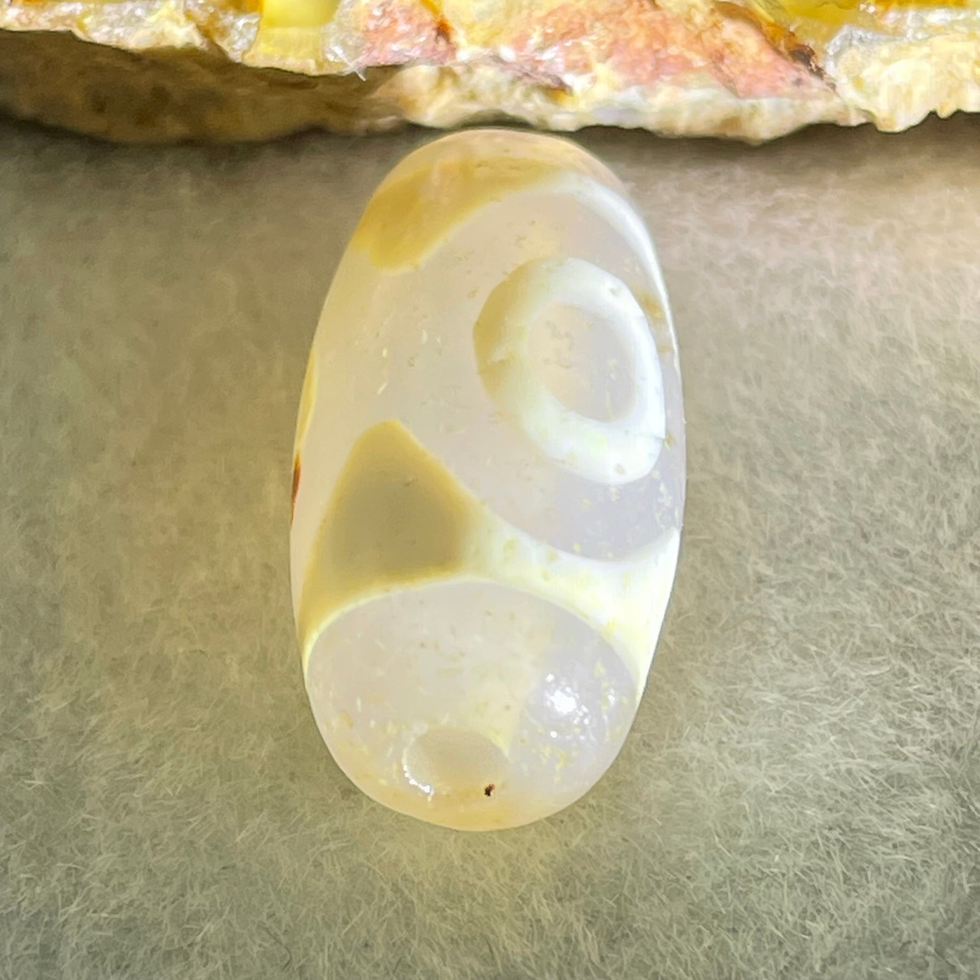 Natural Powerful Tibetan Old Oily Agate Tiger Tooth Daluo Dzi Bead Heavenly Master (Tian Zhu) 虎呀天诛 5.04g 17.7 by 13.4mm - Huangs Jadeite and Jewelry Pte Ltd