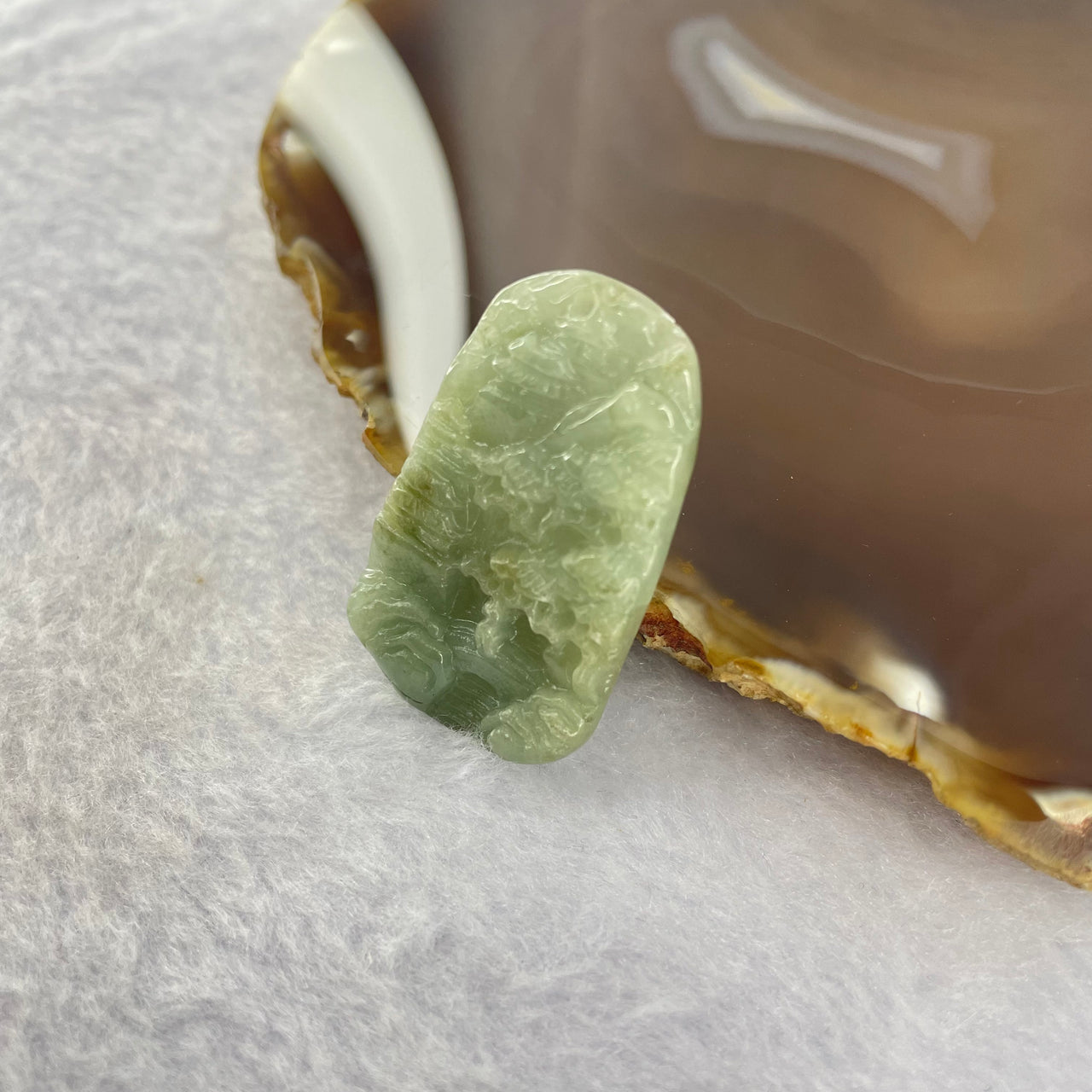 Type A Green Jadeite Shan Shui 9.46g 23.2mm by 38.5mm by 5.4mm - Huangs Jadeite and Jewelry Pte Ltd