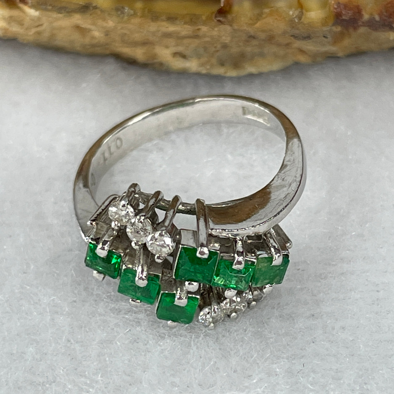 Natural Emeralds Total 0.48ct each approx 2.0 by 2.0 by 2.0mm and Natural Diamonds Total 0.11ct each about 1.5mm in Platinum PT900 Ring 4.87g US4 HK8.5 - Huangs Jadeite and Jewelry Pte Ltd