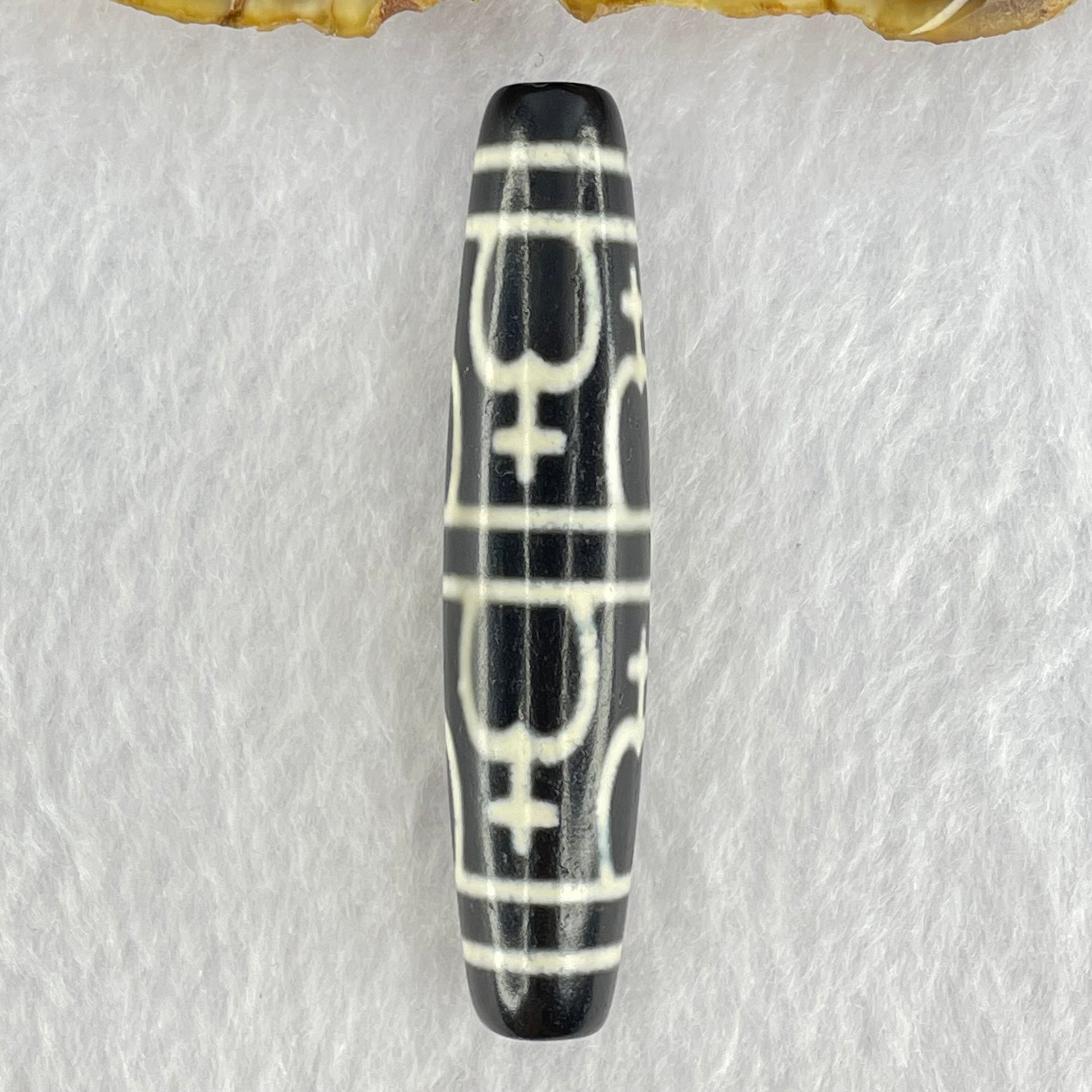 Natural Powerful Tibetan Old Oily Agate 8 Nectar Vessel Dzi Bead Heavenly Master (Tian Zhu) 花蜜容器眼天珠 14.15g 58.0 by 12.6mm - Huangs Jadeite and Jewelry Pte Ltd