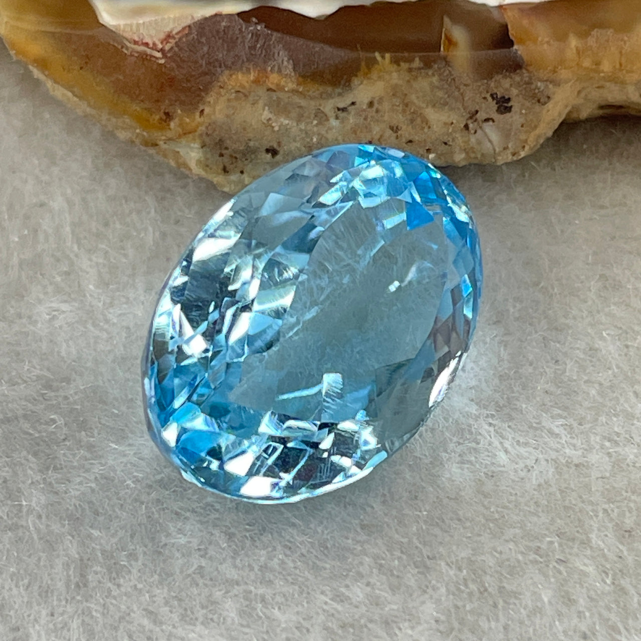 Natural Sky Blue Topaz Oval Shape 15.89ct 18.0 by 12.4 by 8.1mm - Huangs Jadeite and Jewelry Pte Ltd