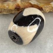 Natural Powerful Tibetan Old Oily Agate Tiger Tooth Daluo Dzi Bead Heavenly Master (Tian Zhu) 虎呀天诛 4.54g 17.7 by 12.9mm - Huangs Jadeite and Jewelry Pte Ltd