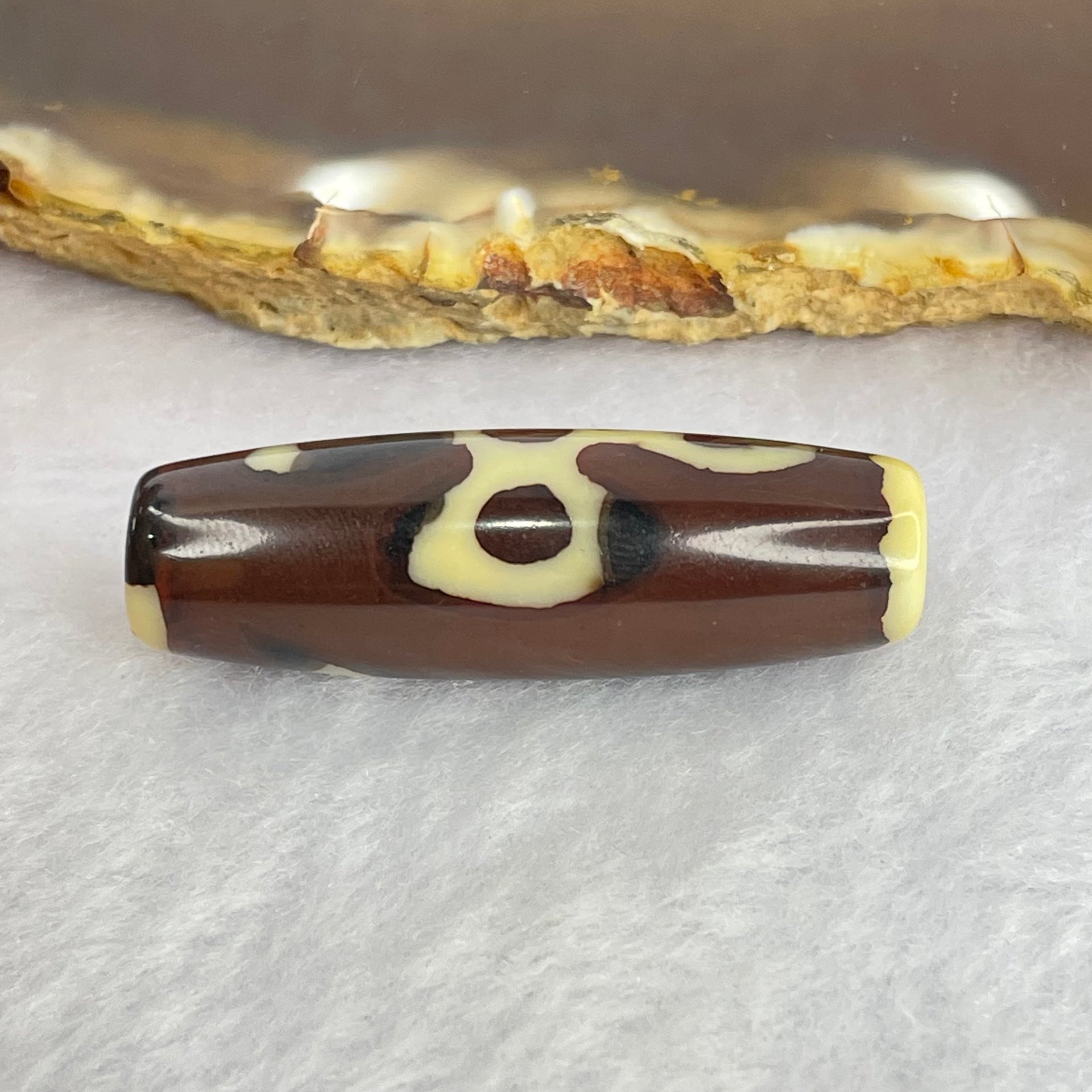 Natural Powerful Tibetan Old Oily Agate 5 Eyes Lightning Dzi Bead Heavenly Master (Tian Zhu) 五眼闪电天珠 8.77g 37.9 by 12.2mm - Huangs Jadeite and Jewelry Pte Ltd