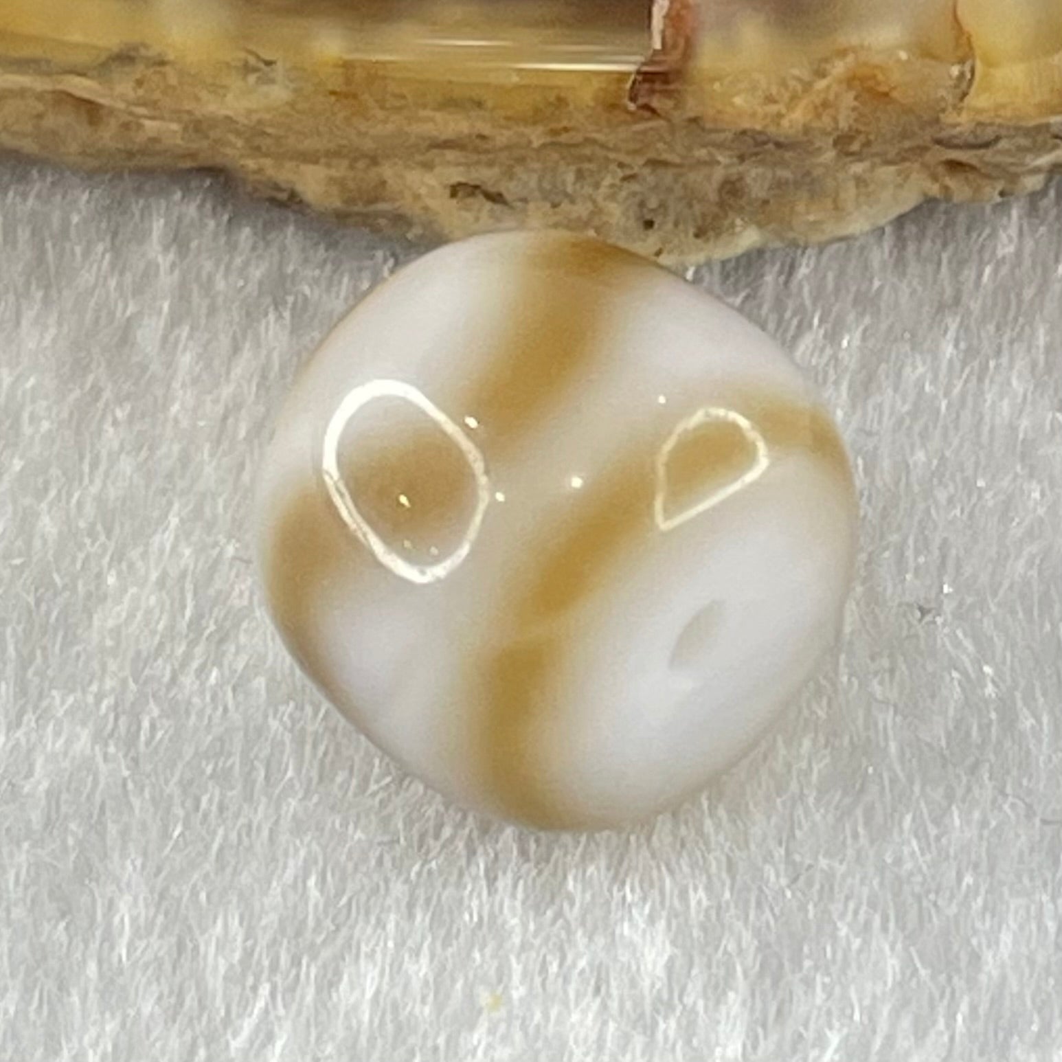 Natural Powerful Tibetan Old Oily Agate Tiger Tooth Daluo Dzi Bead Heavenly Master (Tian Zhu) 1.95g 9.7 by 11.0mm - Huangs Jadeite and Jewelry Pte Ltd