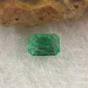 Natural Colombia Green Emerald (Beryl) Cut-Cornered Rectangular step cut 0.56ct 5.4 by 4.3 b y 3.6mm - Huangs Jadeite and Jewelry Pte Ltd