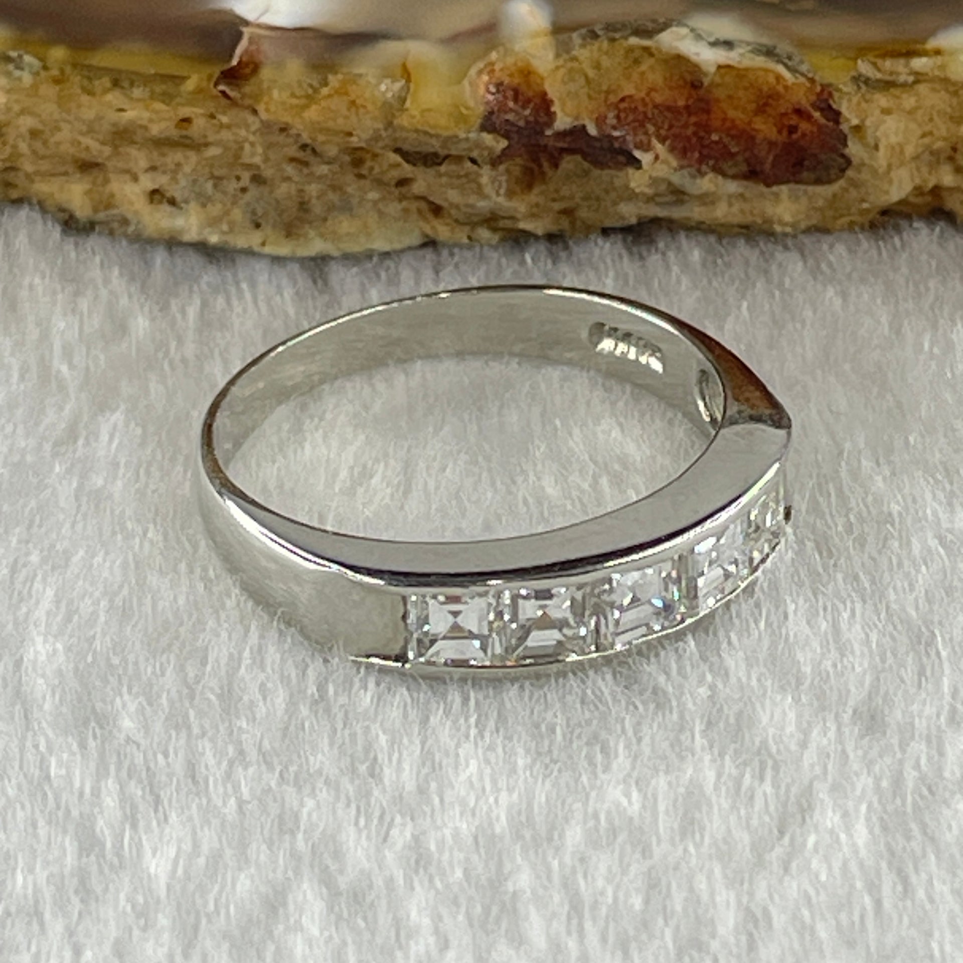 Natural Princess or Square Shape Diamonds in PT900 Platinum 3.53g Ring D1.01ct Total 3.71g US7 HK15 - Huangs Jadeite and Jewelry Pte Ltd