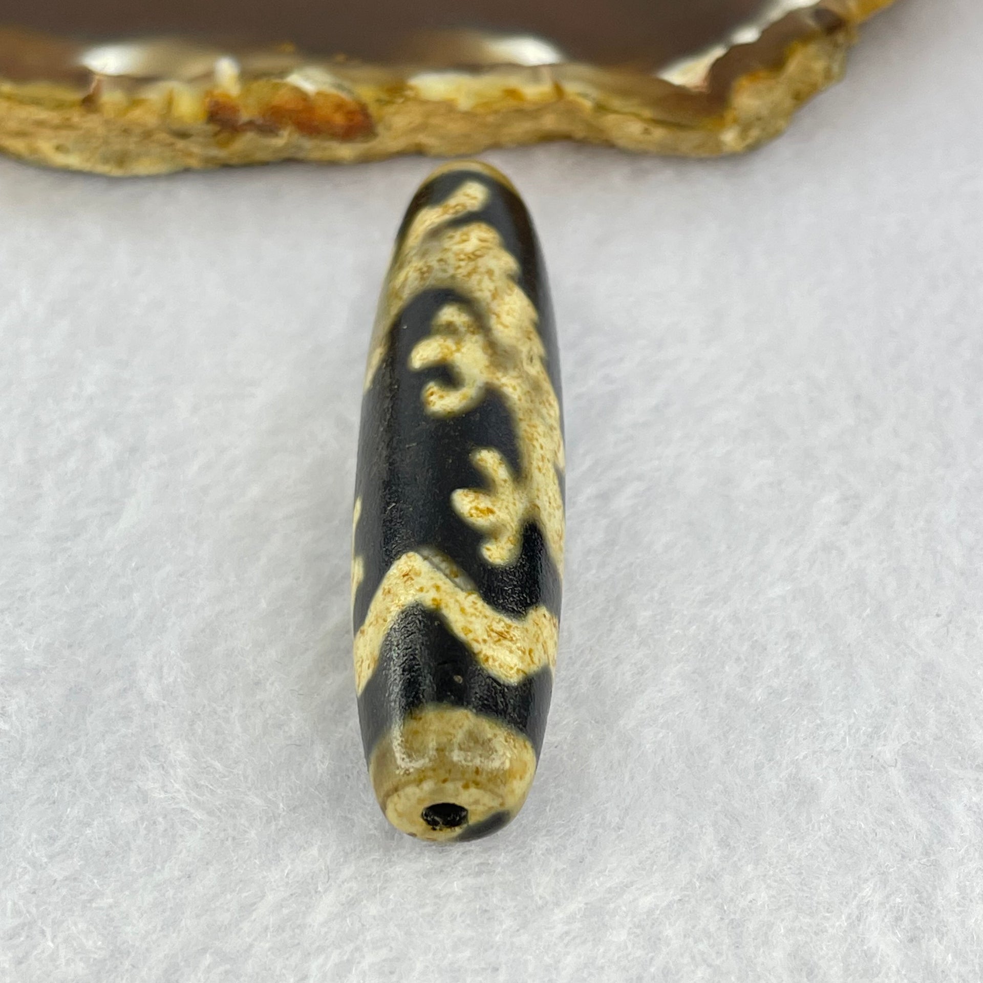 Natural Powerful Tibetan Old Oily Agate Dragon Dzi Bead Heavenly Master (Tian Zhu) 龙天珠 17.96g 59.6 by 14.0mm - Huangs Jadeite and Jewelry Pte Ltd