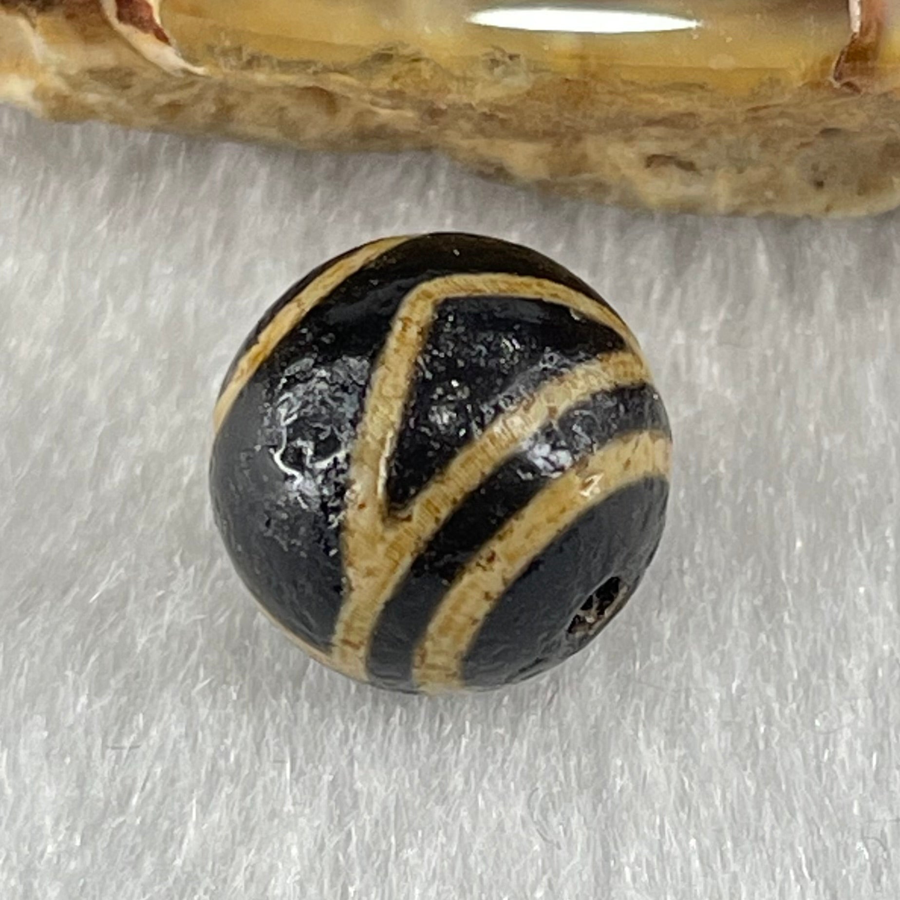 Natural Powerful Tibetan Old Oily Agate 1 Eye with Mountain Support Dzi Bead Heavenly Master (Tian Zhu) 一眼天诛 1.45g 10.3 by 10.3mm - Huangs Jadeite and Jewelry Pte Ltd