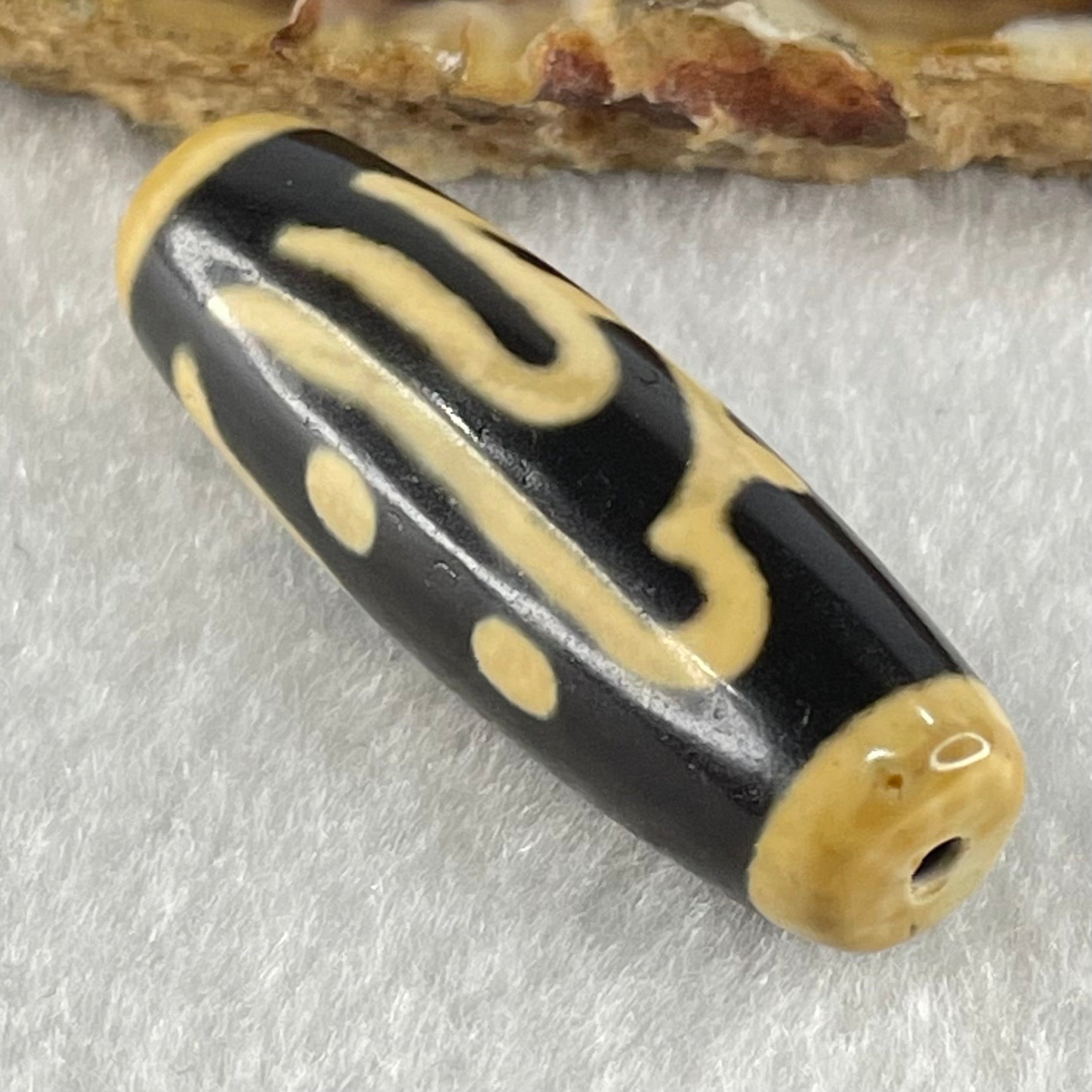 Natural Powerful Tibetan Old Oily Agate Ancient Thousand Hand Guan Yin Dzi Bead Heavenly Master (Tian Zhu) 千手观音天珠 10.20g 38.6 by 13.0mm - Huangs Jadeite and Jewelry Pte Ltd
