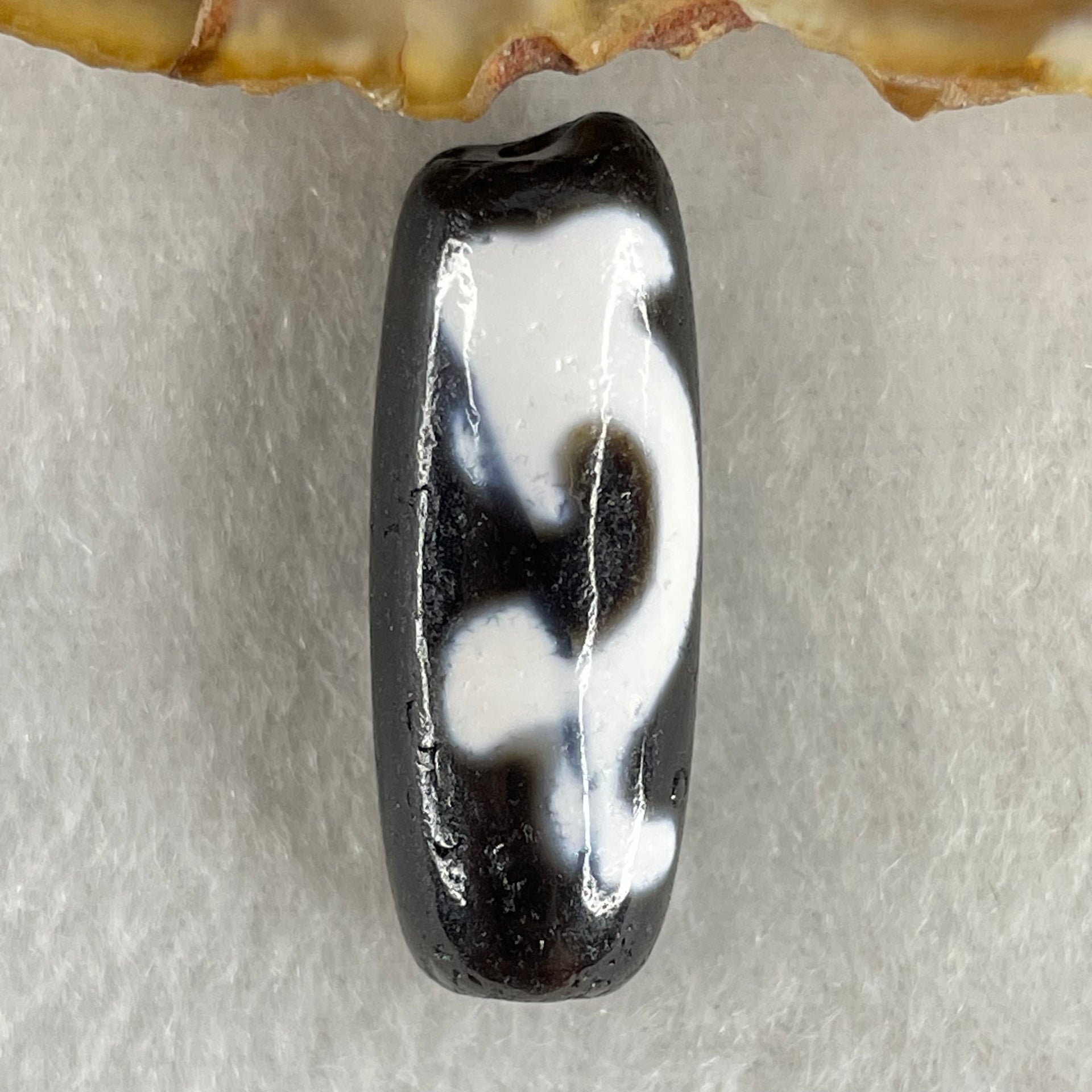 Natural Powerful Tibetan Old Oily Agate Green Tara Dzi Bead Heavenly Master (Tian Zhu) 绿度母天珠 4.50g 28.5 by 10.4mm - Huangs Jadeite and Jewelry Pte Ltd