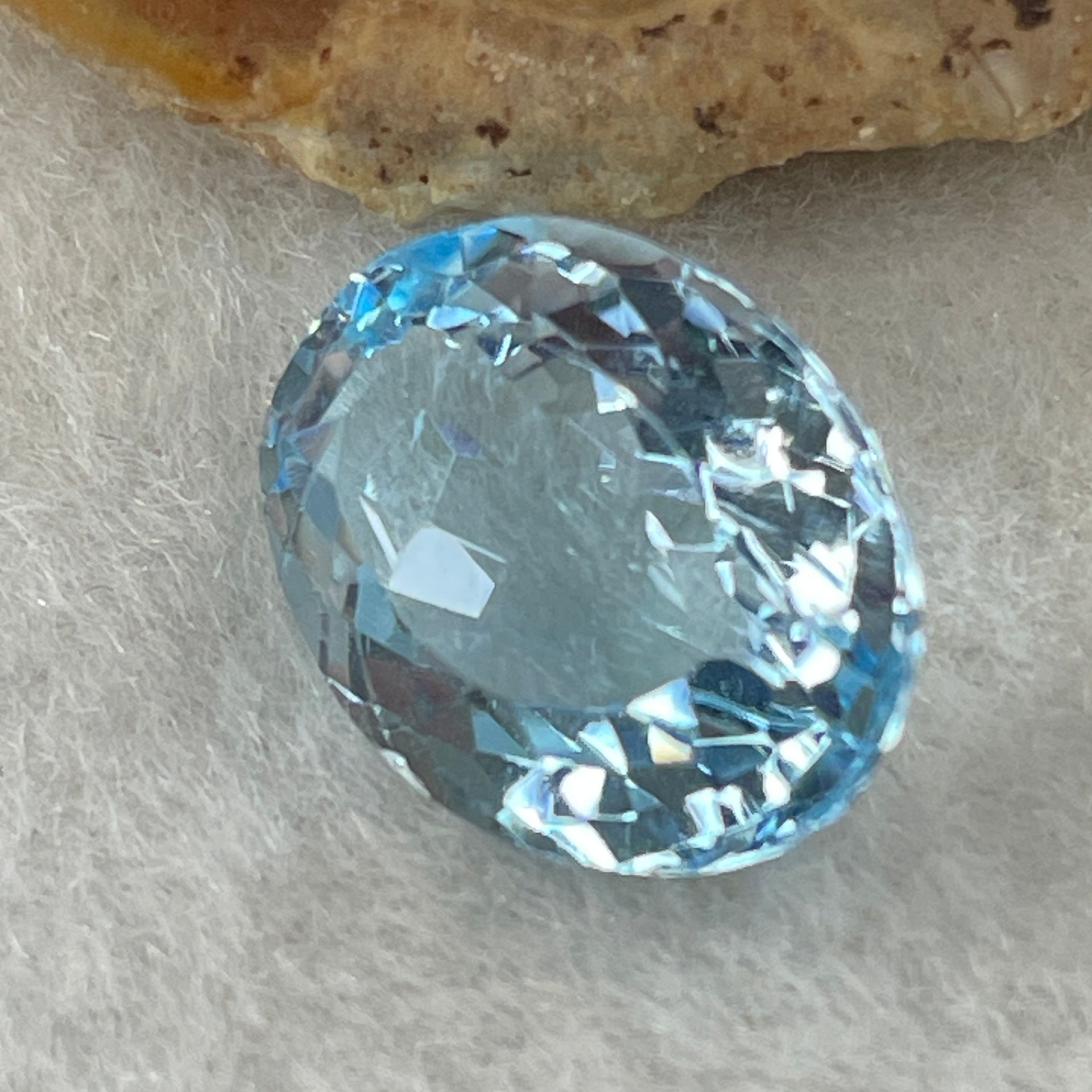 Natural Sky Blue Topaz Oval Shape 8.07ct 14.0 by 10.8 by 6.8mm - Huangs Jadeite and Jewelry Pte Ltd