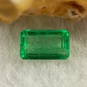 Natural Colombia Green Emerald (Beryl) Cut-Cornered Rectangular step cut 0.84ct 6.9 by 4.2 by 3.1mm - Huangs Jadeite and Jewelry Pte Ltd