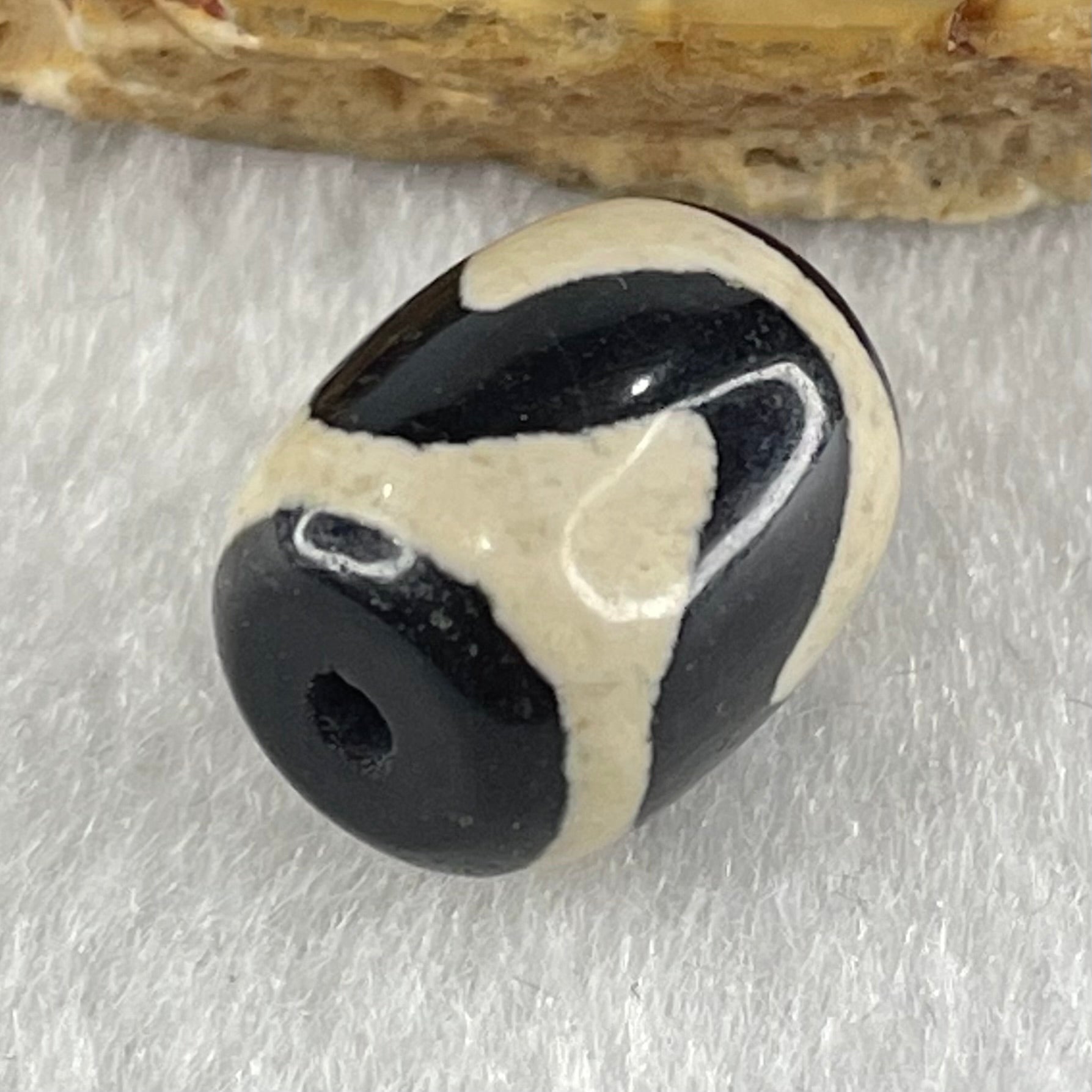 Natural Powerful Tibetan Old Oily Agate Tiger Tooth Daluo Dzi Bead Heavenly Master (Tian Zhu) 2.75g 13.7 by 11.2mm - Huangs Jadeite and Jewelry Pte Ltd