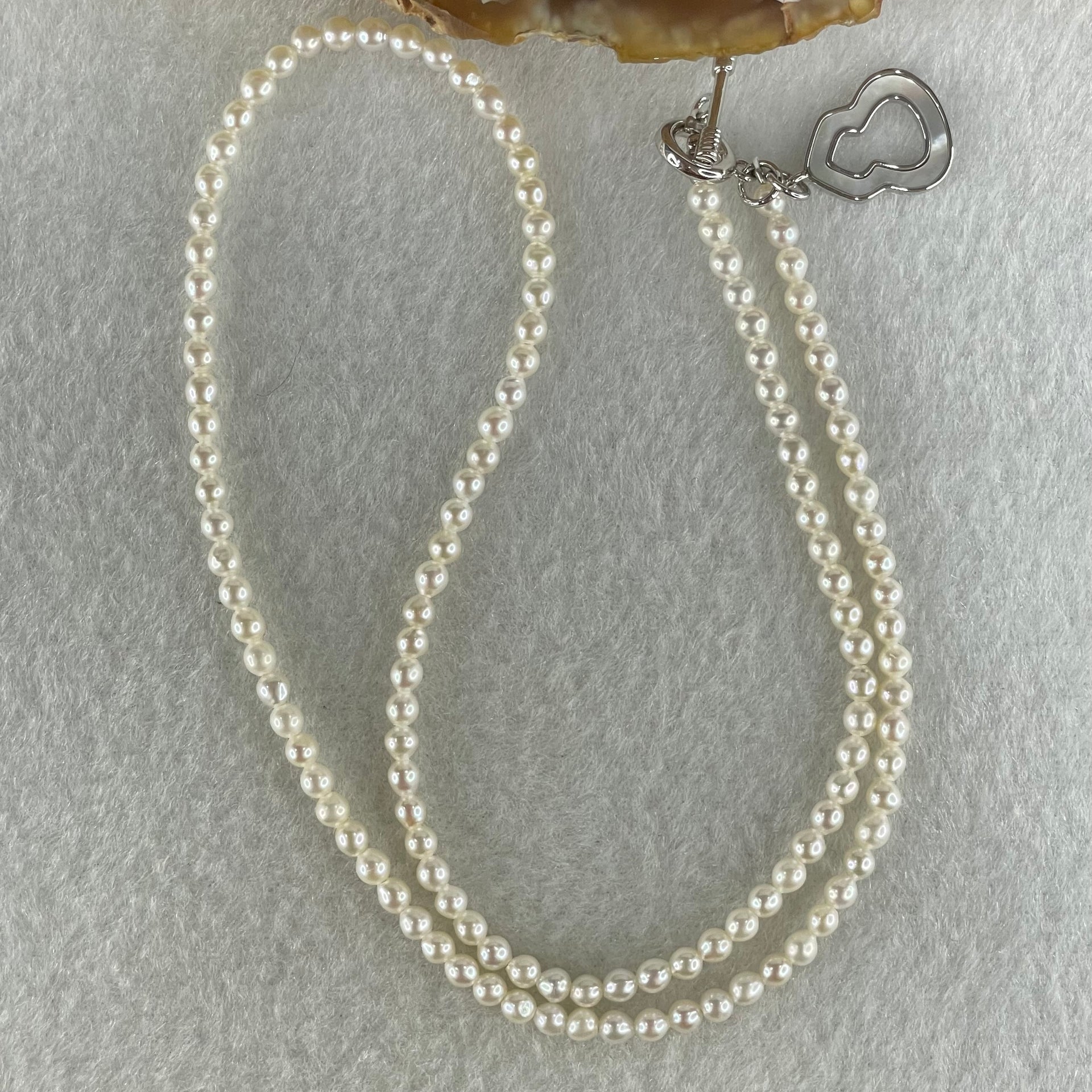 Natural Fresh Water Pinkish White Pearls with Oyster Shell Hulu in Silver Necklace 7.36g 40cm 3.2mm 129 Beads - Huangs Jadeite and Jewelry Pte Ltd