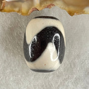 Natural Powerful Tibetan Old Oily Agate Tiger Tooth Daluo Dzi Bead Heavenly Master (Tian Zhu) 虎呀天诛 4.52g 17.4 by 13.2mm - Huangs Jadeite and Jewelry Pte Ltd