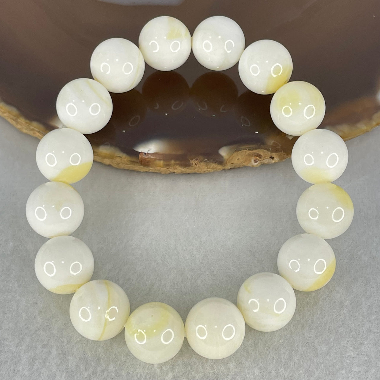 Natural Tridacna Sea Shell Beads Bracelet 46.38g 17cm 12.5mm 16 Beads - Huangs Jadeite and Jewelry Pte Ltd
