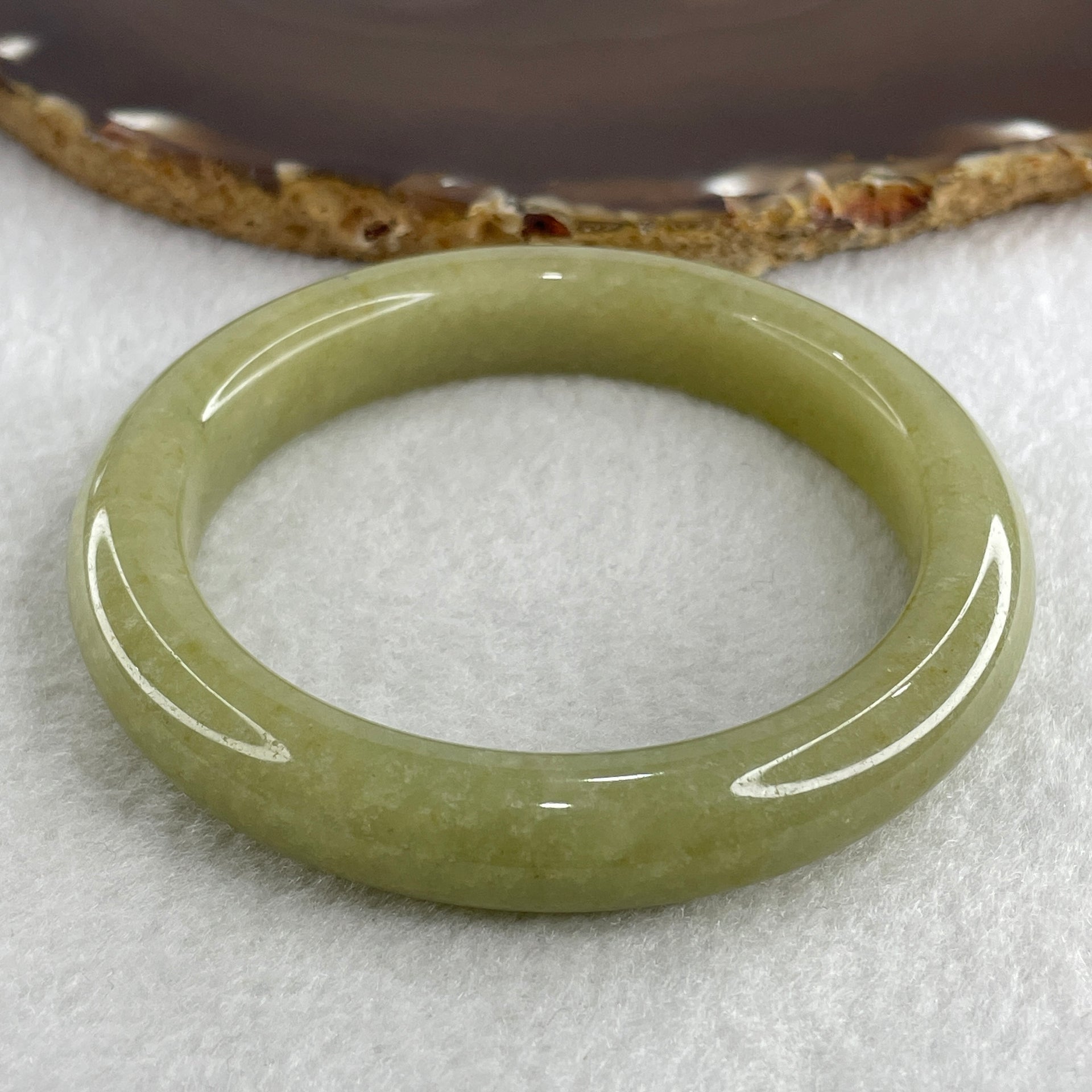 Natural Green Serpentine Bangle 49.63g Inner Diameter 58.0mm 11.7 by 9.8mm (Very Very Slight Internal Line) - Huangs Jadeite and Jewelry Pte Ltd