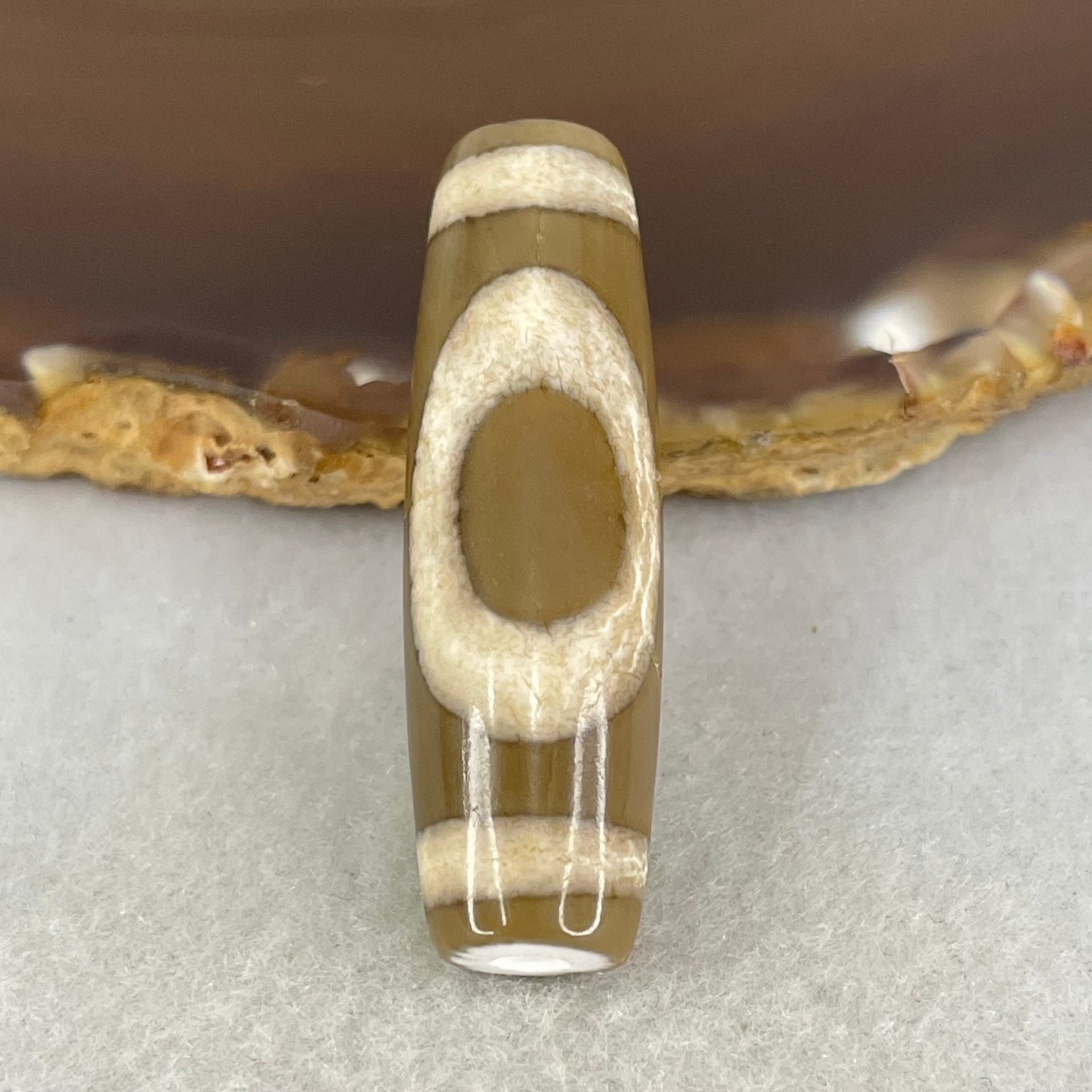 Natural Powerful Tibetan Old Oily Agate Sky Door Serenity 1 Eye Dzi Bead Heavenly Master (Tian Zhu) 一眼天诛 8.74g 39.3 by 11.9mm - Huangs Jadeite and Jewelry Pte Ltd