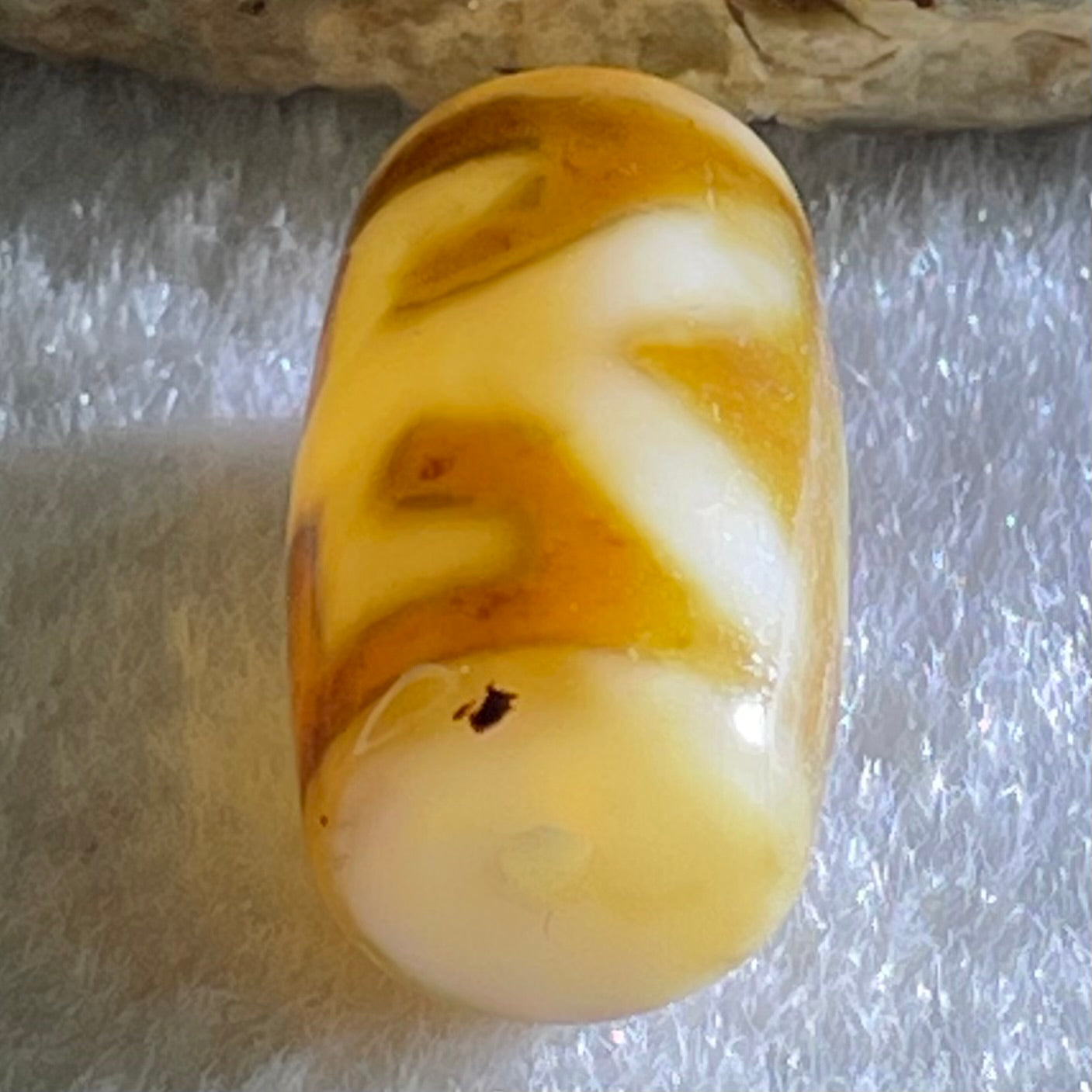 Natural Powerful Tibetan Old Oily Agate Patina Guiren Tairen Human Dzi Bead Totem Amulet Heavenly Master (Tian Zhu) 贵人天诛 4.75g 19.5 by 11.5mm - Huangs Jadeite and Jewelry Pte Ltd