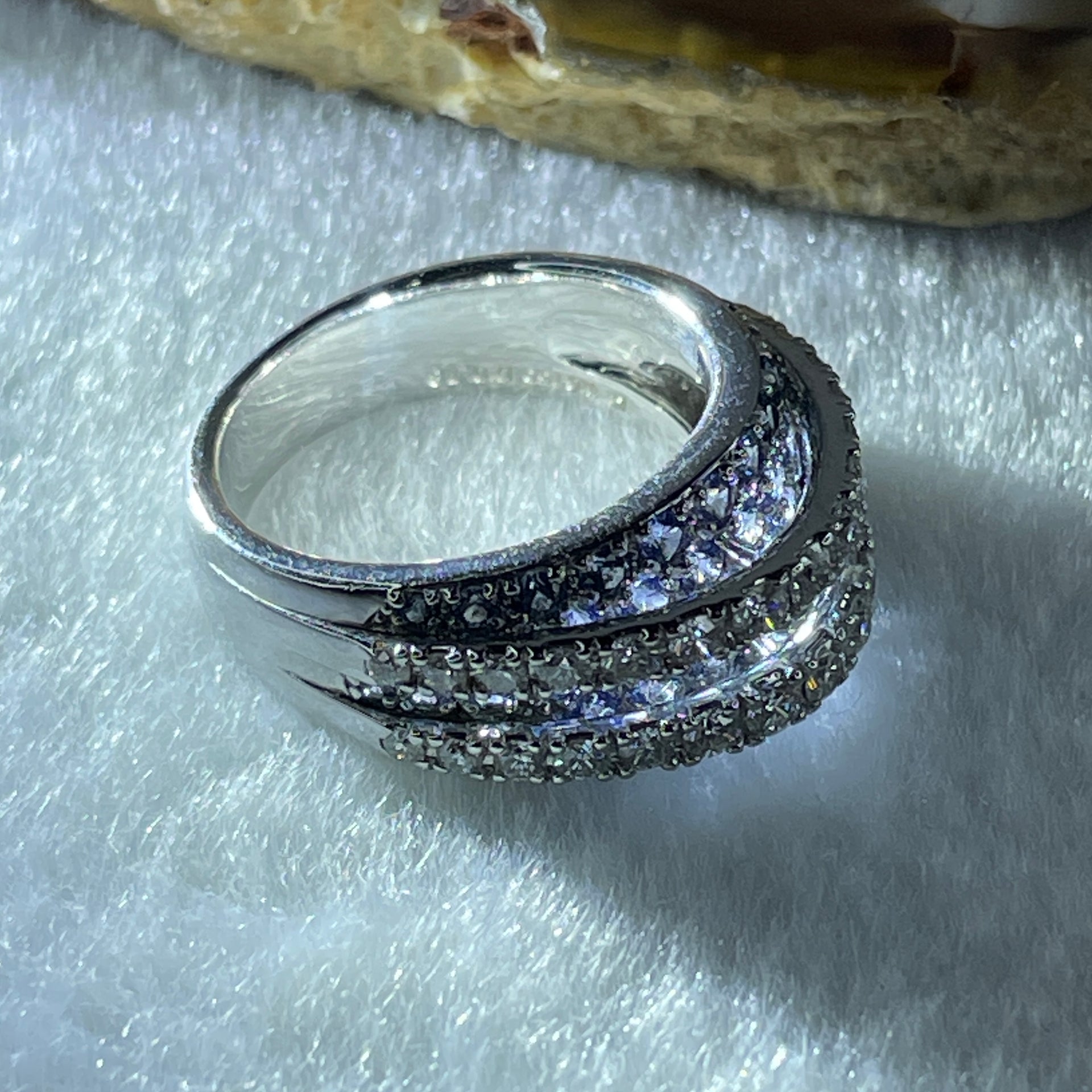 High Grade Natural Pastel Blue Sapphire 1.28ct Natural Diamonds 0.78ct 18K 750 White Gold Ring Total 11.53g US6.75 HK14.5 EUR53 Inner Diameter 17mm - Huangs Jadeite and Jewelry Pte Ltd