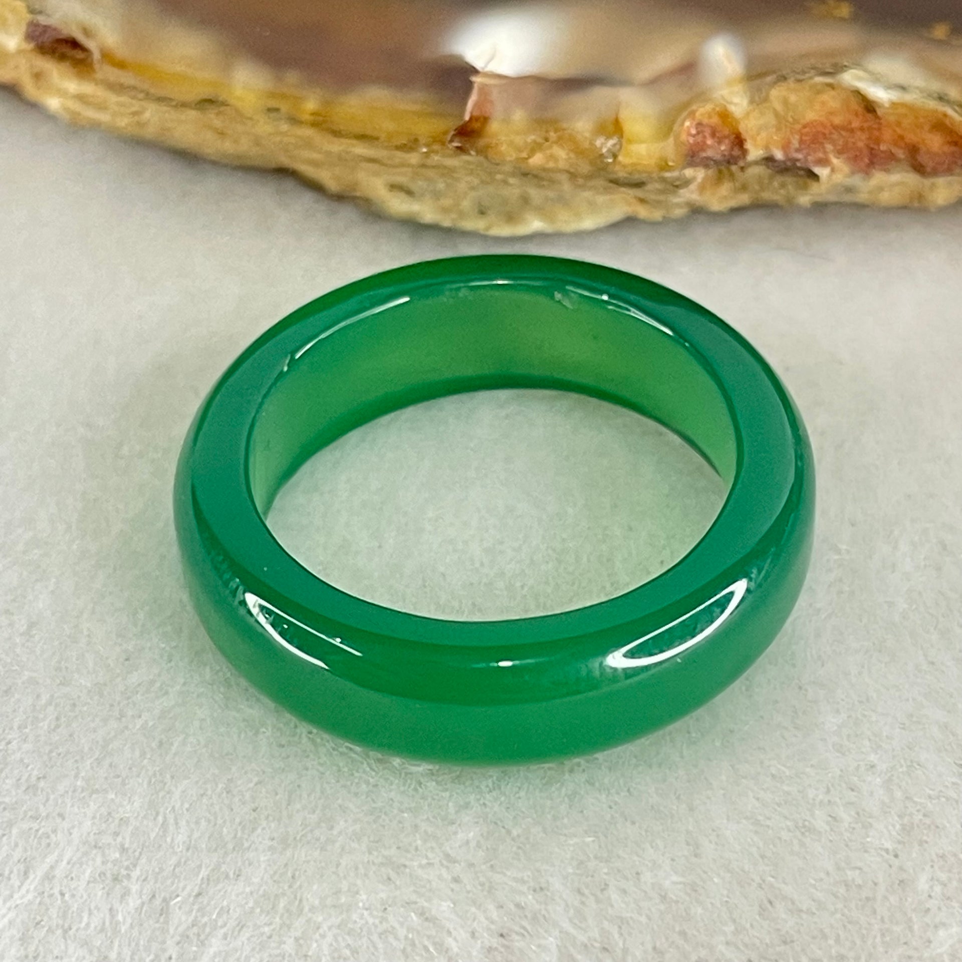 Natural Green Chalcedony Ring 2.78g 6.0 by 3.2mm US7.8 HK17.2 - Huangs Jadeite and Jewelry Pte Ltd