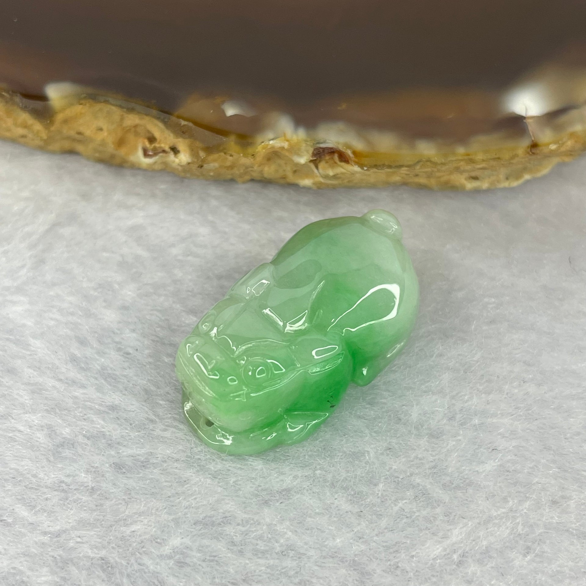 Type A Jelly Apple Green Jadeite Pixiu Pendent A货苹果绿色翡翠貔貅牌 7.29g 24.2 by 13.3. y 10.4 mm - Huangs Jadeite and Jewelry Pte Ltd