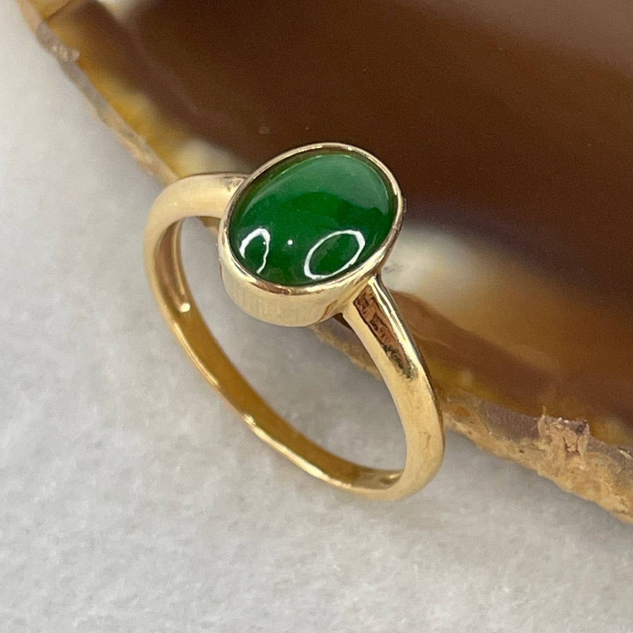 SGI Certified Natural Type A Imperial Green Jadeite Oval Cabochon with 18K Gold Ring 1.45 Cts 8.33 by 6.14 by 3.17mm US 4.5 HK 9