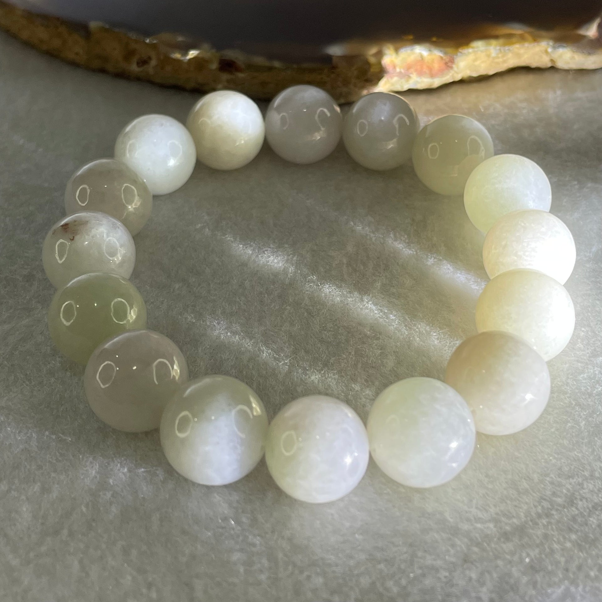 Type A Light Green with Slight Light Lavender Jadeite Beads Bracelet 55.30g 16cm 12.7mm 16 Beads - Huangs Jadeite and Jewelry Pte Ltd