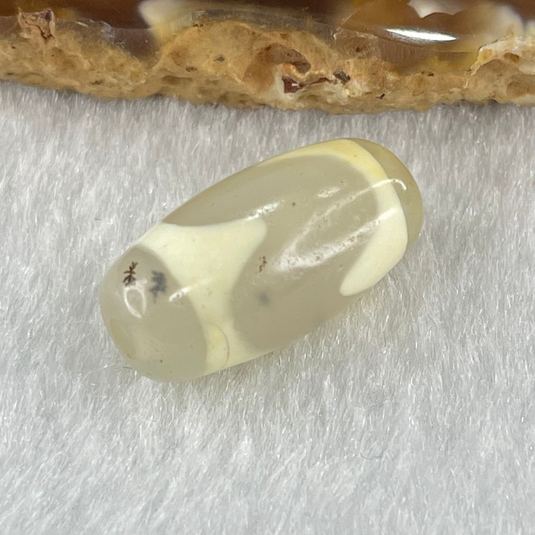Natural Powerful Tibetan Old Oily Agate Tiger Tooth Daluo Dzi Bead Heavenly Master (Tian Zhu) 虎呀天诛 3.17g 20.0 by 10.4mm - Huangs Jadeite and Jewelry Pte Ltd