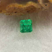 Natural Colombia Green Emerald (Beryl) Cut-Cornered Rectangular step cut 0.53ct 4.9 by 4.2 by 3.7mm - Huangs Jadeite and Jewelry Pte Ltd