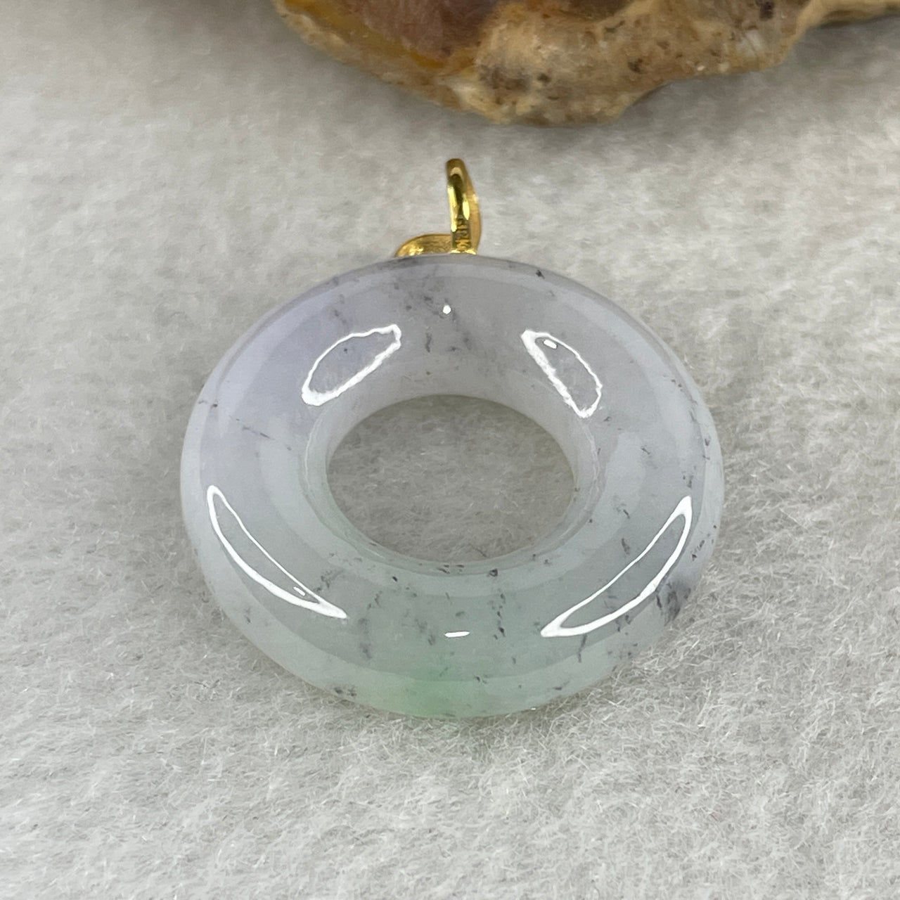 Natural Type A Multicolor Jadeite Ping An Kou Pendant | Solid 18K 750 Yellow Gold Clasp Faint Green Lavender & Wuji Grey Safe Journey Donut (4.72g 21.8x5.9mm)