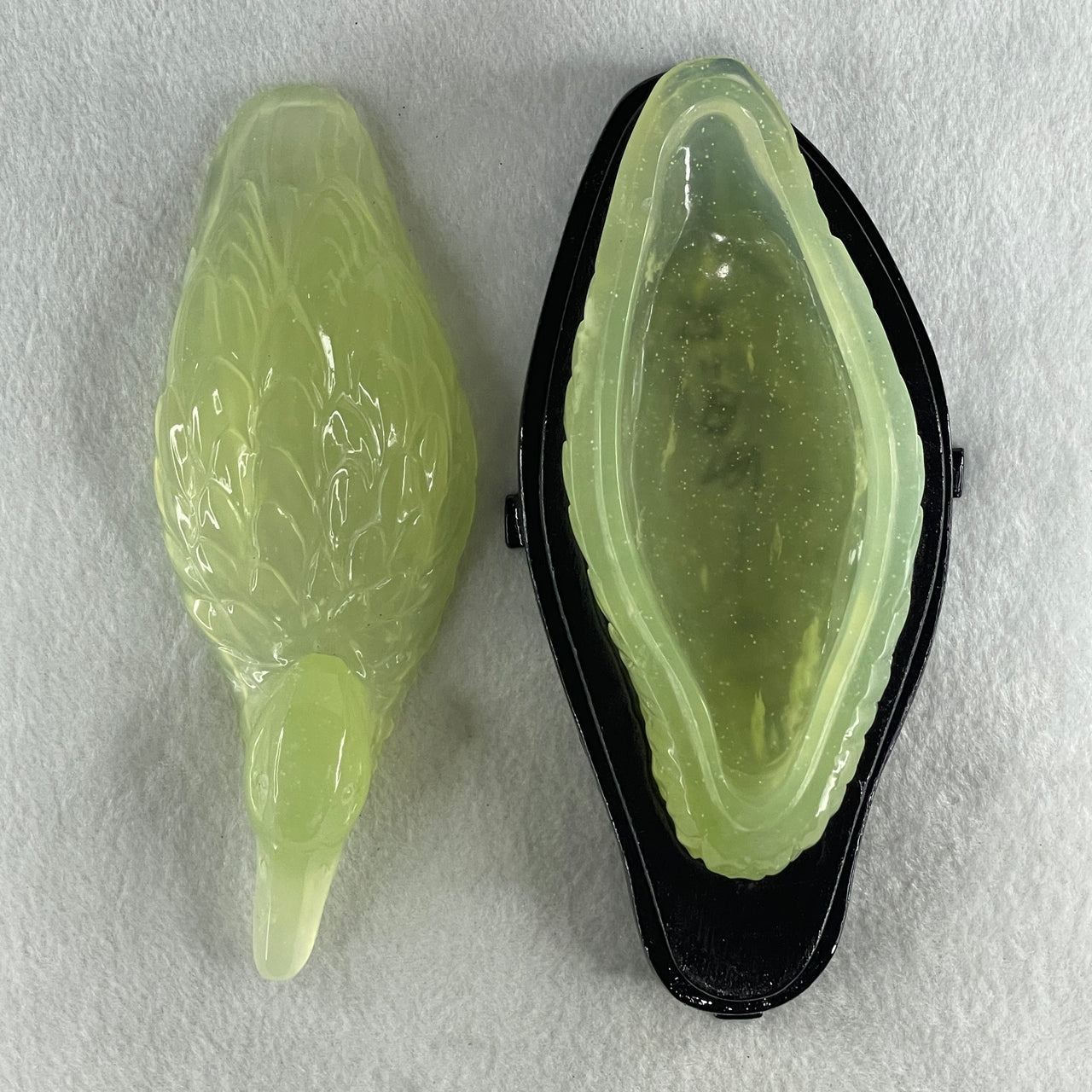 Natural Icy Green Serpentine Mandarin Duck Pot with Wooden Stand Display 477.9g 185.0 by 76.0 by 100.0mm