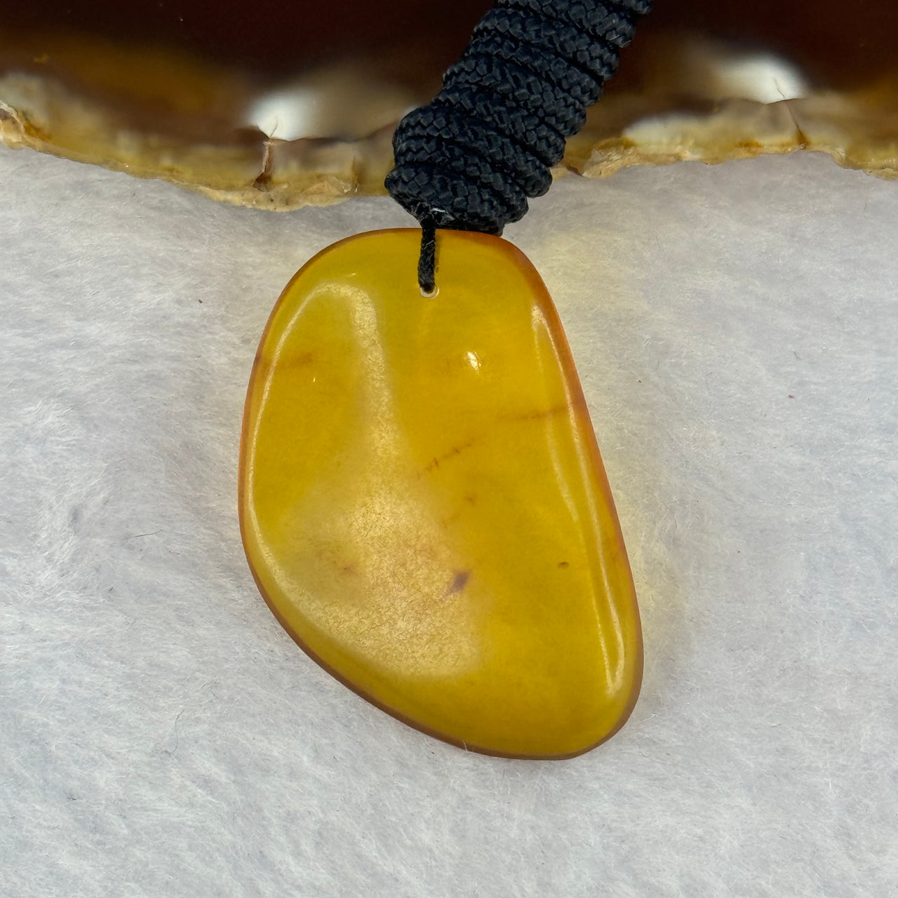 Natural Amber Pendent 天然琥珀牌 5.52g 35.8 by 24.0 by 7.4mm - Huangs Jadeite and Jewelry Pte Ltd