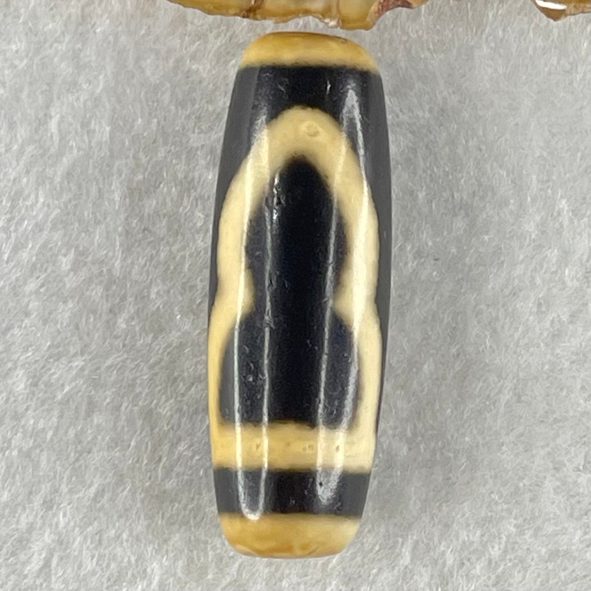 Natural Powerful Tibetan Old Oily Agate Ancient Thousand Hand Guan Yin Dzi Bead Heavenly Master (Tian Zhu) 千手观音天珠 10.07g 37.4 by 13.0mm - Huangs Jadeite and Jewelry Pte Ltd