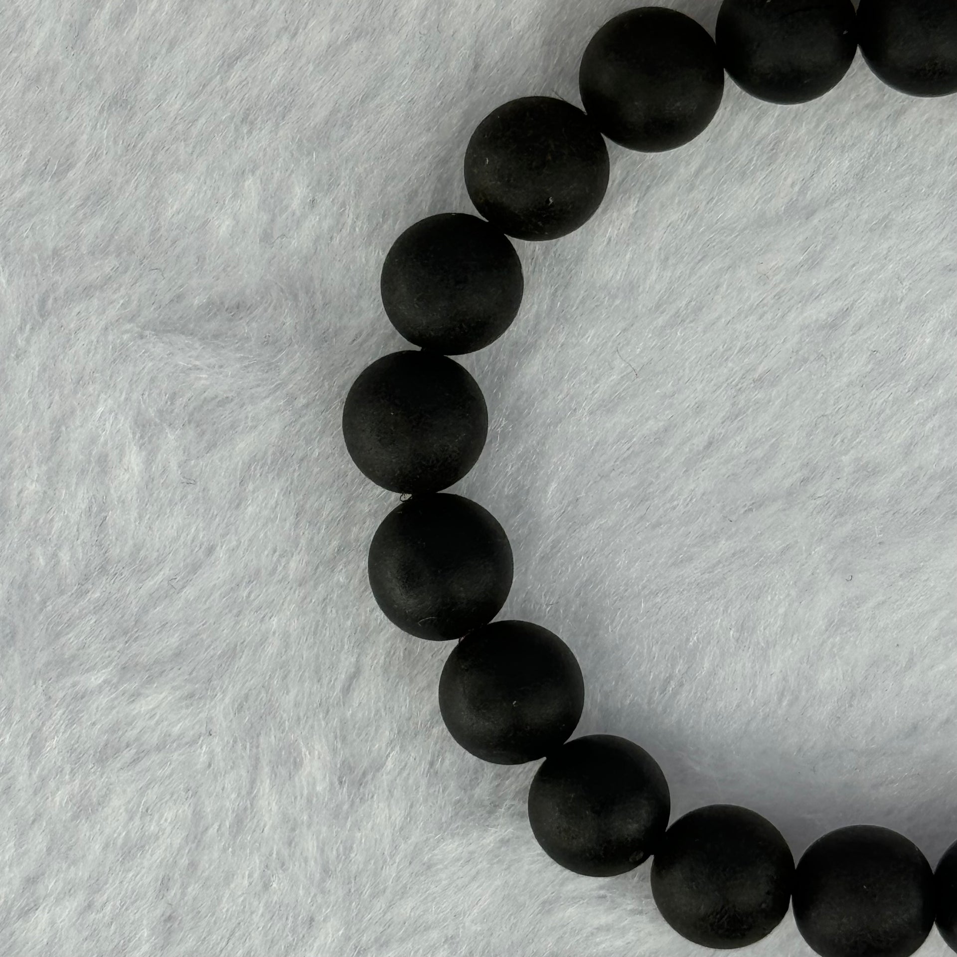 Natural Dark Matt Black Amber Beads Bracelet 天然大黑天翁琥珀手链 6.31g 14.5cm 8.1mm 22 Beads - Huangs Jadeite and Jewelry Pte Ltd
