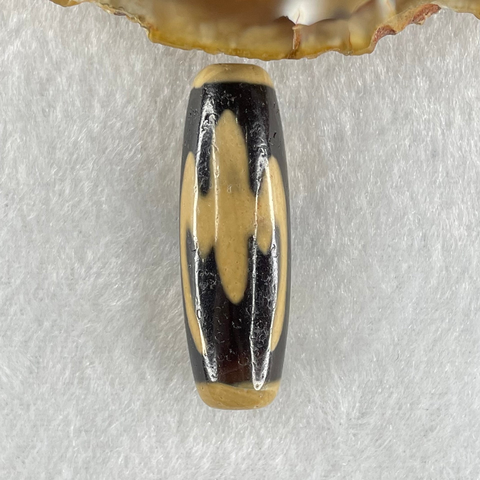 Natural Powerful Tibetan Old Oily Agate 5 Bats Dzi Bead Heavenly Master (Tian Zhu) 五个蝙蝠天诛 8.96g 38.0 by 12.4mm - Huangs Jadeite and Jewelry Pte Ltd