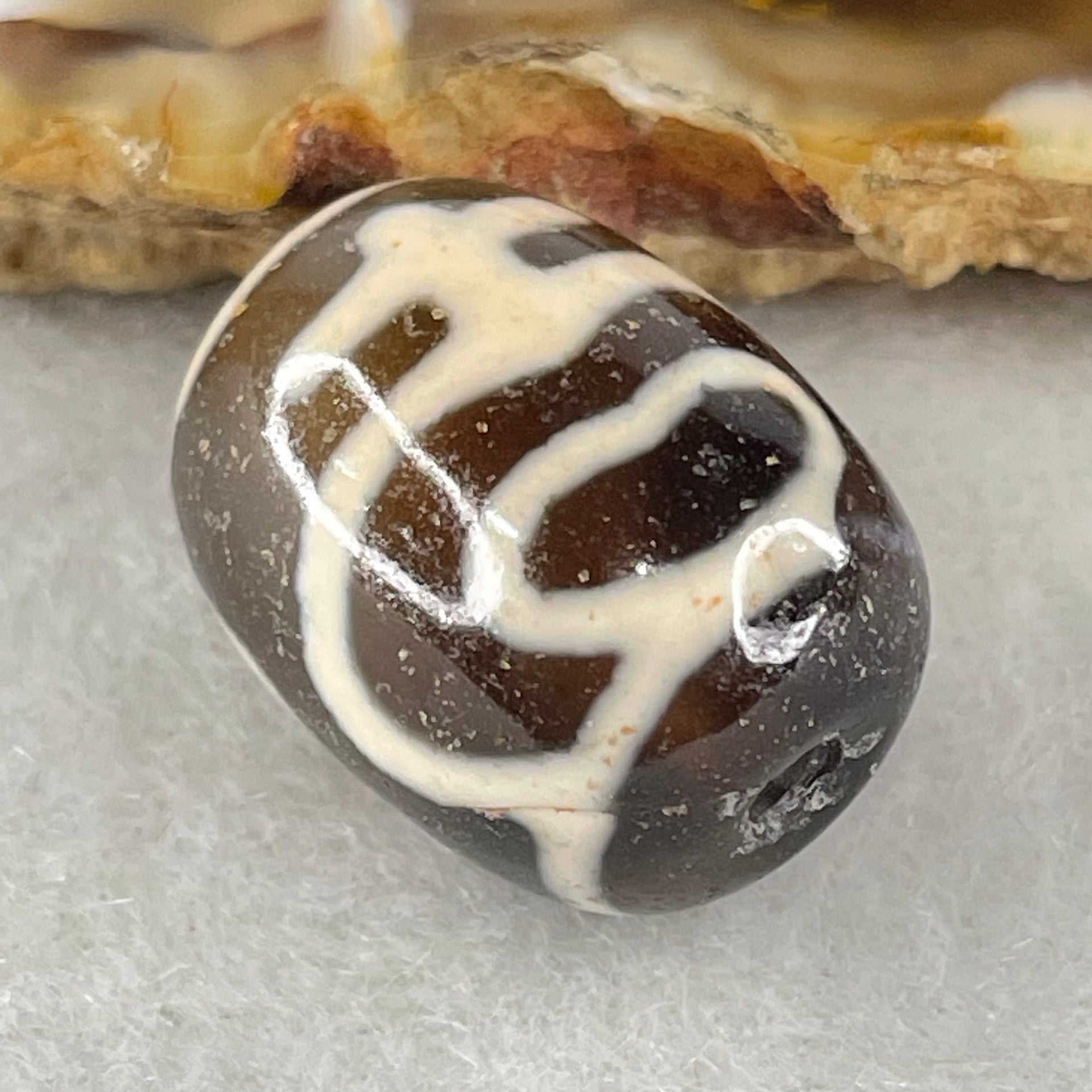 Natural Powerful Tibetan Old Oily Agate Double Nectar Vessel Dzi Bead Heavenly Master (Tian Zhu) 花蜜容器眼天珠 4.67g 17.3 by 13.3mm - Huangs Jadeite and Jewelry Pte Ltd