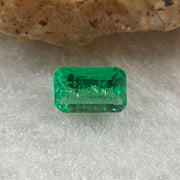 Natural Colombia Vivid Green Emerald (Beryl) Cut-Cornered Rectangular Step cut 0.44ct 5.8 by 4.0 by 2.6mm - Huangs Jadeite and Jewelry Pte Ltd
