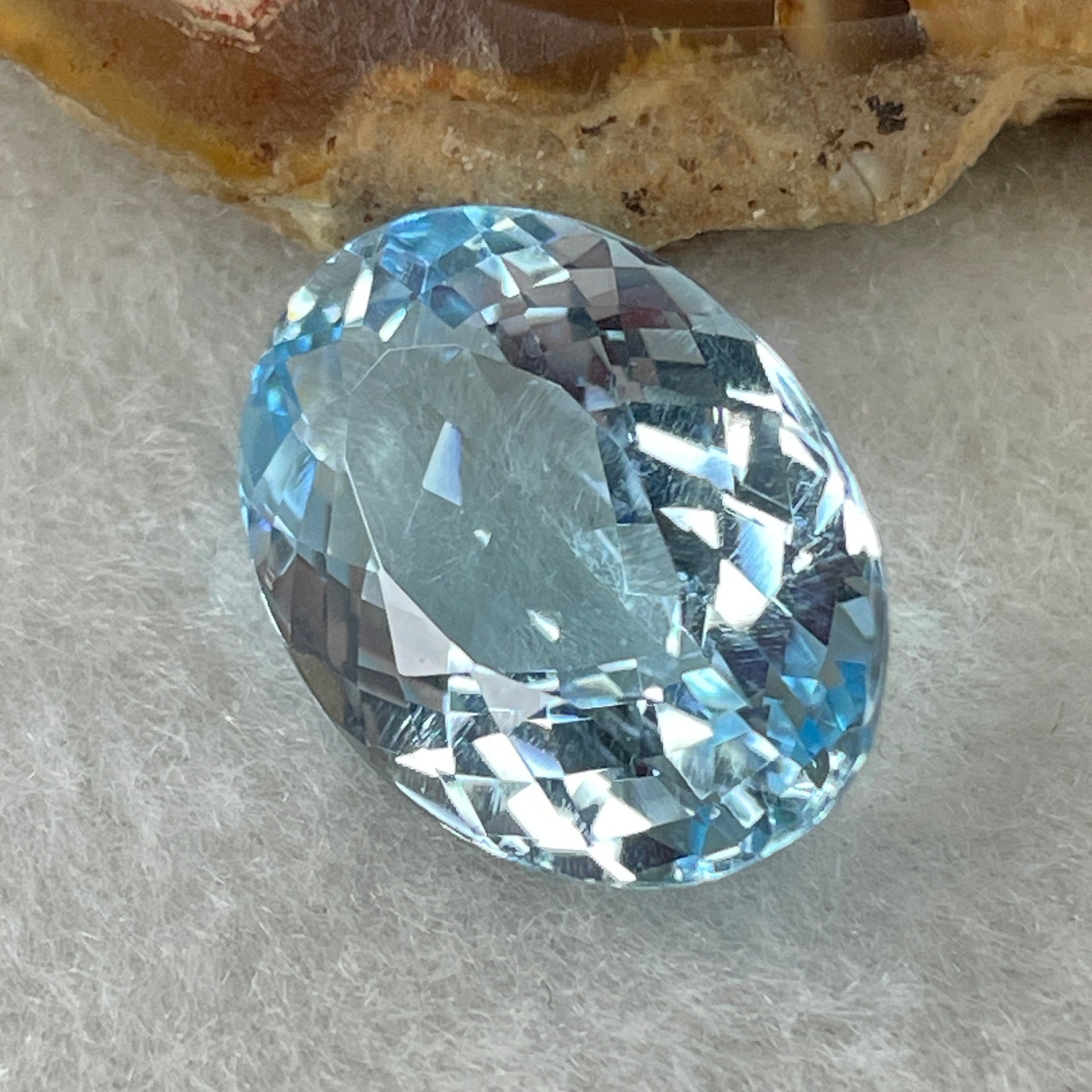 Natural Sky Blue Topaz Oval Shape 14.46ct 18.6 by 13.1 by 7.6mm - Huangs Jadeite and Jewelry Pte Ltd