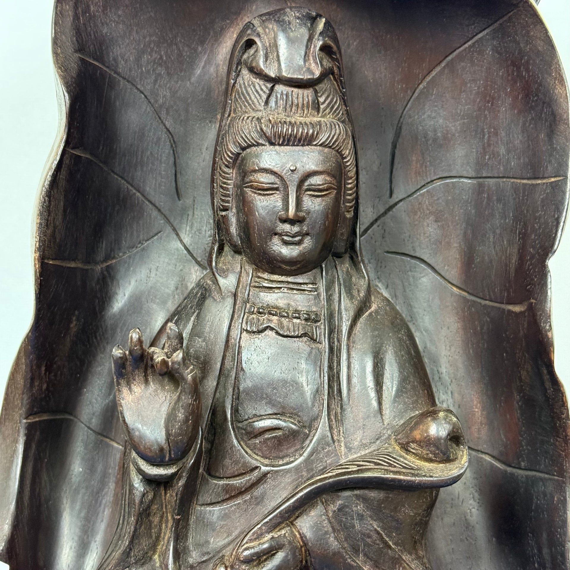 Natural Zitan Wood Guan Yin Display 5,331.6g 183.0 by 120.0 by 488.0mm - Huangs Jadeite and Jewelry Pte Ltd