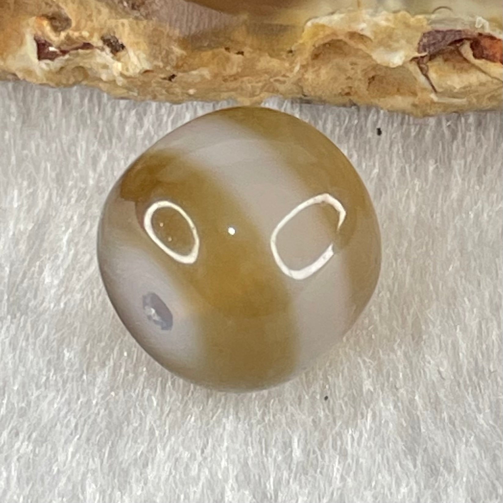 Natural Powerful Tibetan Old Oily Agate 1 Line Dzi Bead Heavenly Master (Tian Zhu) 1.94g 9.6 by 11.2mm - Huangs Jadeite and Jewelry Pte Ltd