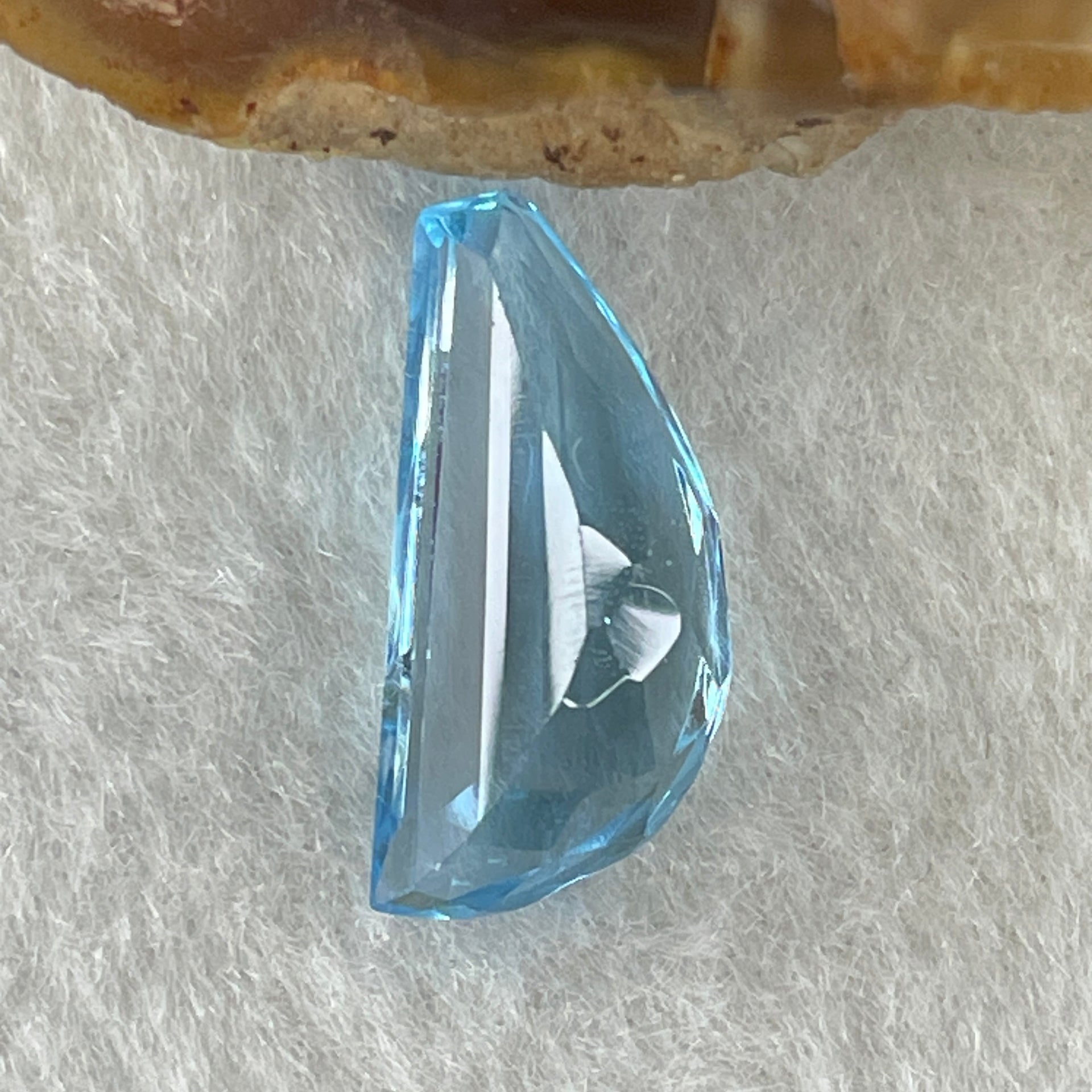 Natural Sky Blue Topaz Trillion Shape 7.22ct 17.5 b y 8.4 by 6.2mm - Huangs Jadeite and Jewelry Pte Ltd