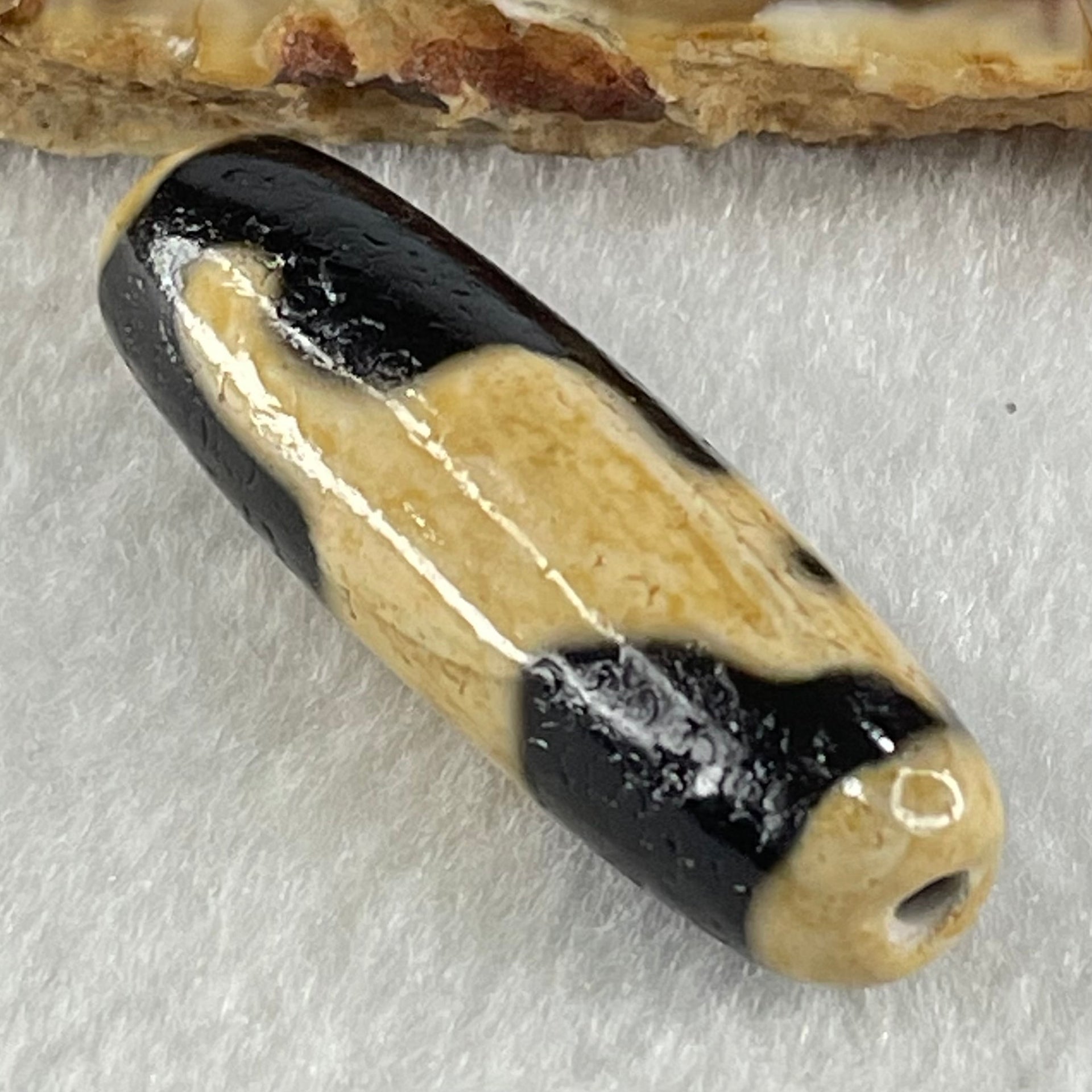 Natural Powerful Tibetan Old Oily Agate Dog Dzi Bead Heavenly Master (Tian Zhu) 狗天珠 9.11g 38.5 by 12.3mm - Huangs Jadeite and Jewelry Pte Ltd