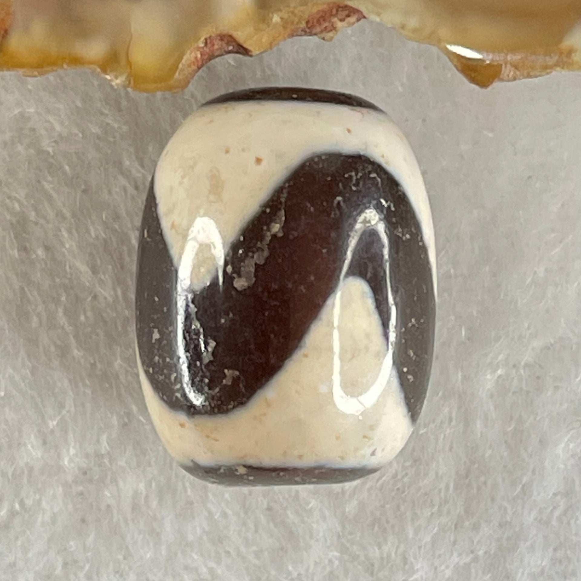 Natural Powerful Tibetan Old Oily Agate Tiger Tooth Daluo Dzi Bead Heavenly Master (Tian Zhu) 虎呀天诛 4.68g 17.5 by 13.2mm - Huangs Jadeite and Jewelry Pte Ltd