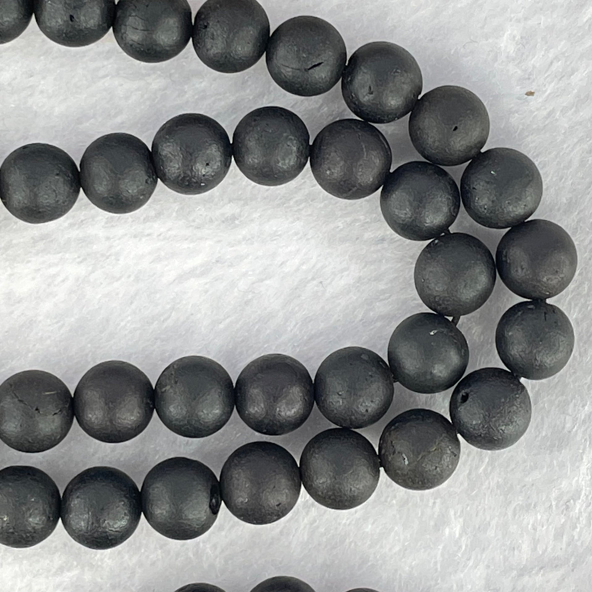 Natural Dark Matt Black Amber Beads Necklace 天然大黑天翁琥珀项链 20.59g 70cm 8.1mm 1 Bead 6.4mm 104 Beads - Huangs Jadeite and Jewelry Pte Ltd